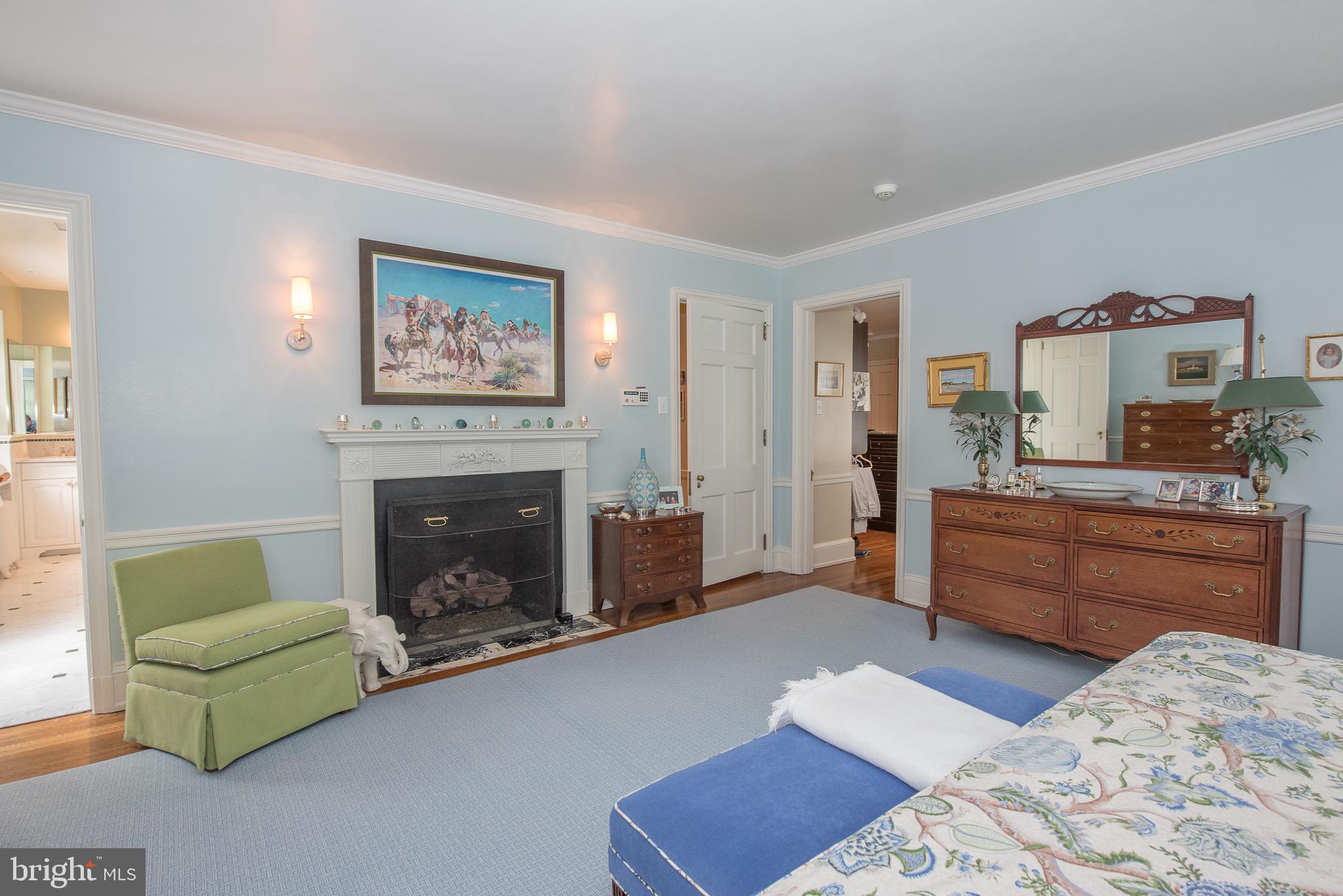 CHESTNUT HILL - Residential