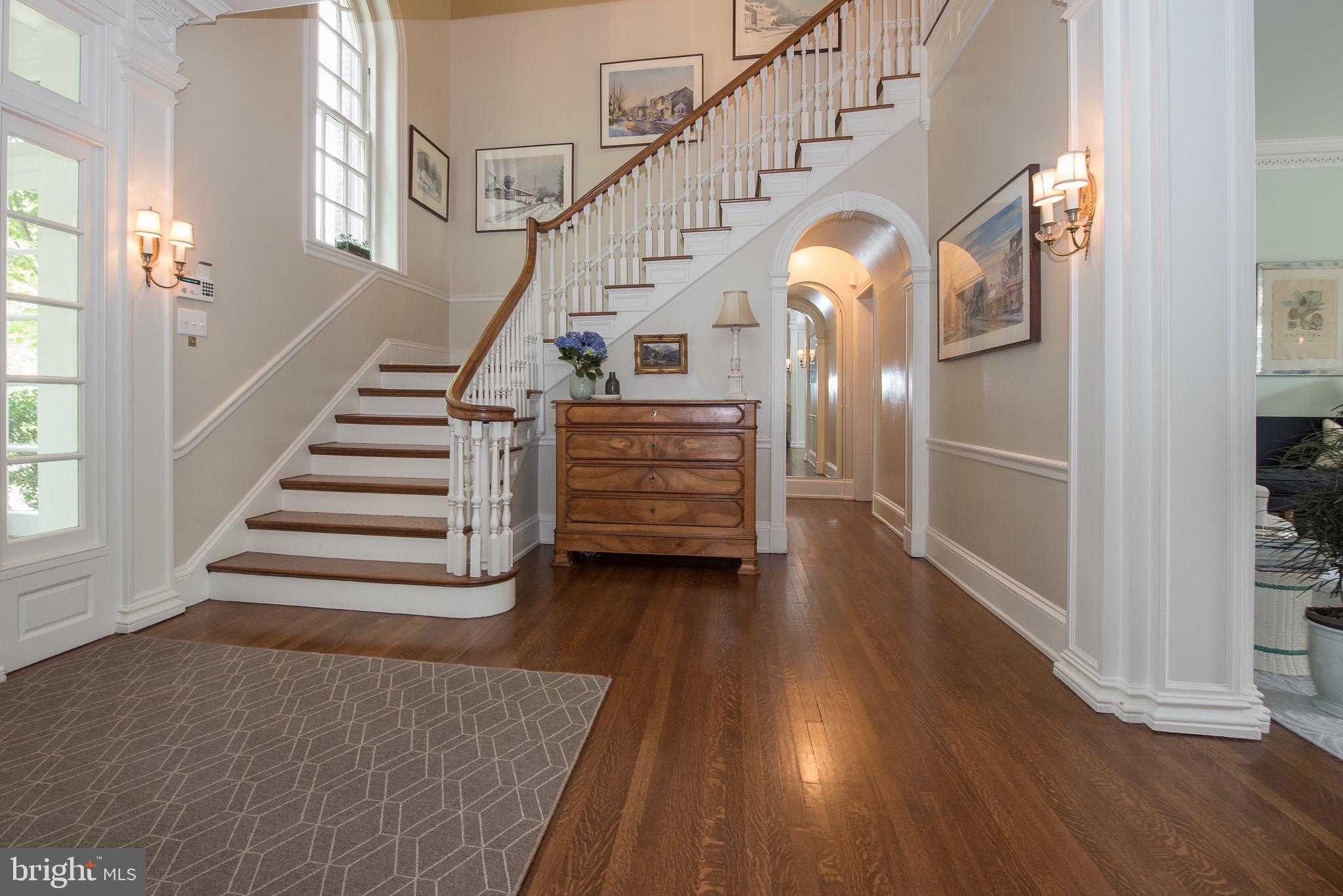 CHESTNUT HILL - Residential