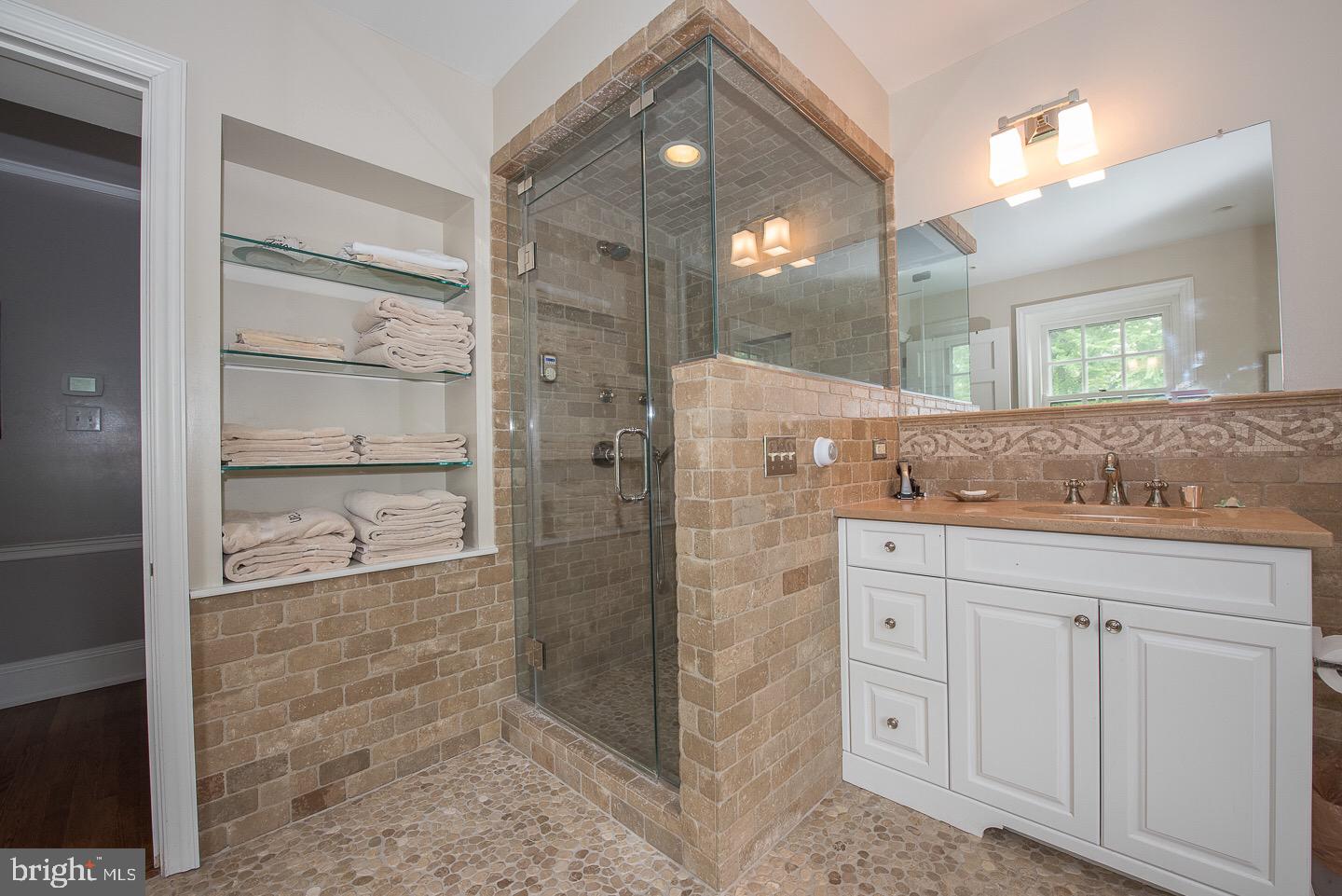 CHESTNUT HILL - Residential