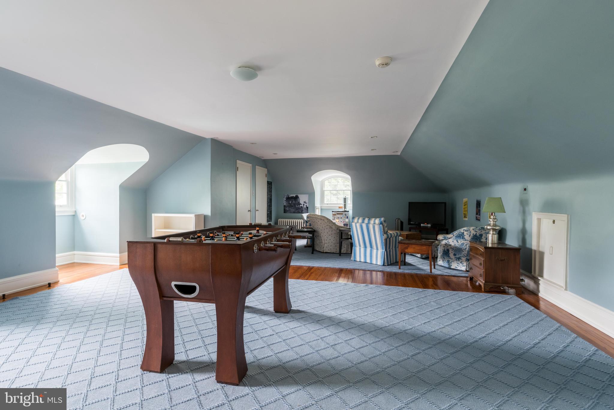 CHESTNUT HILL - Residential