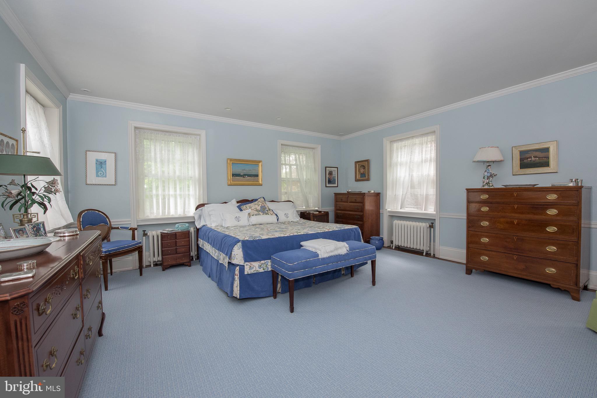 CHESTNUT HILL - Residential