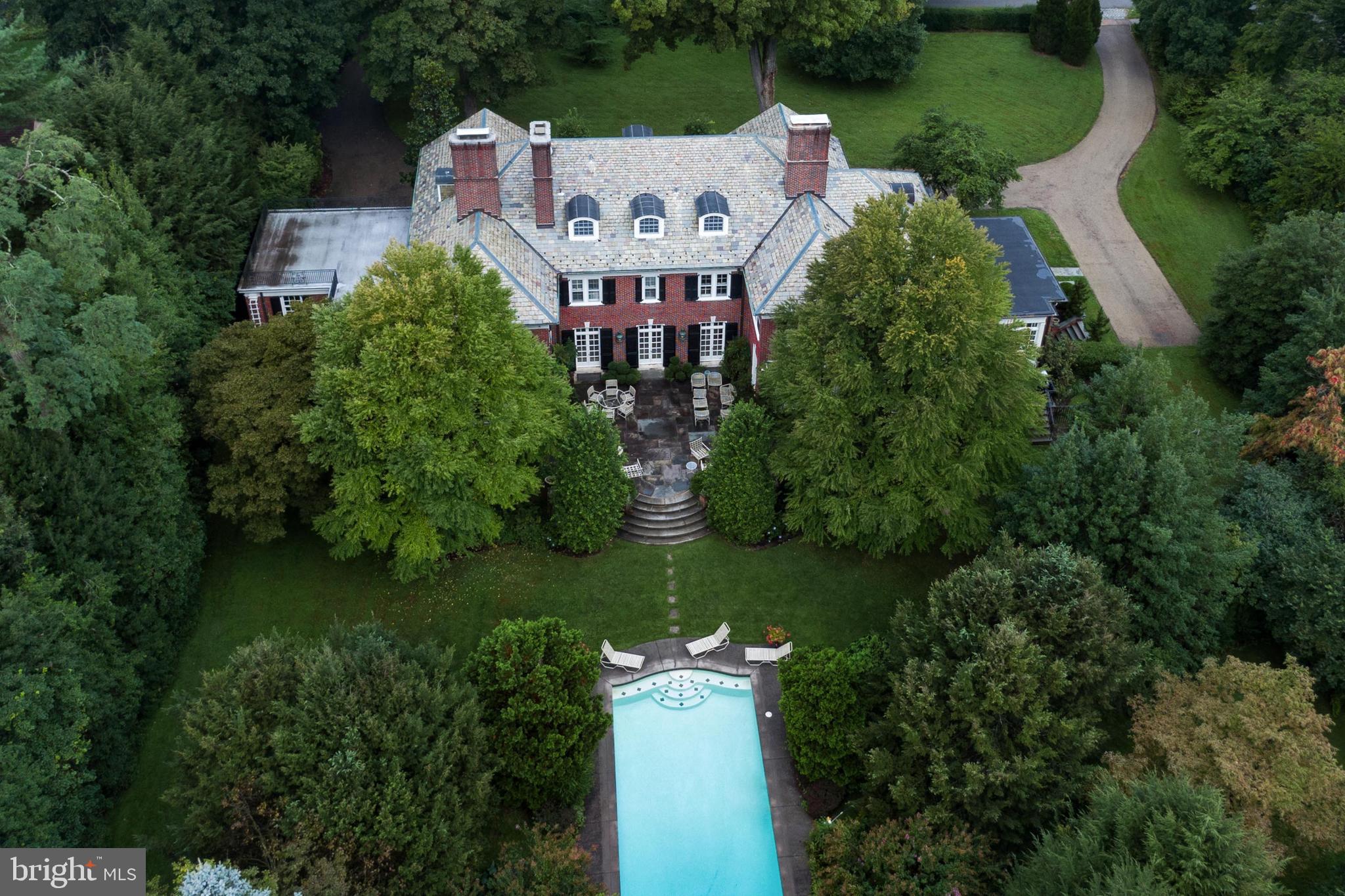 CHESTNUT HILL - Residential