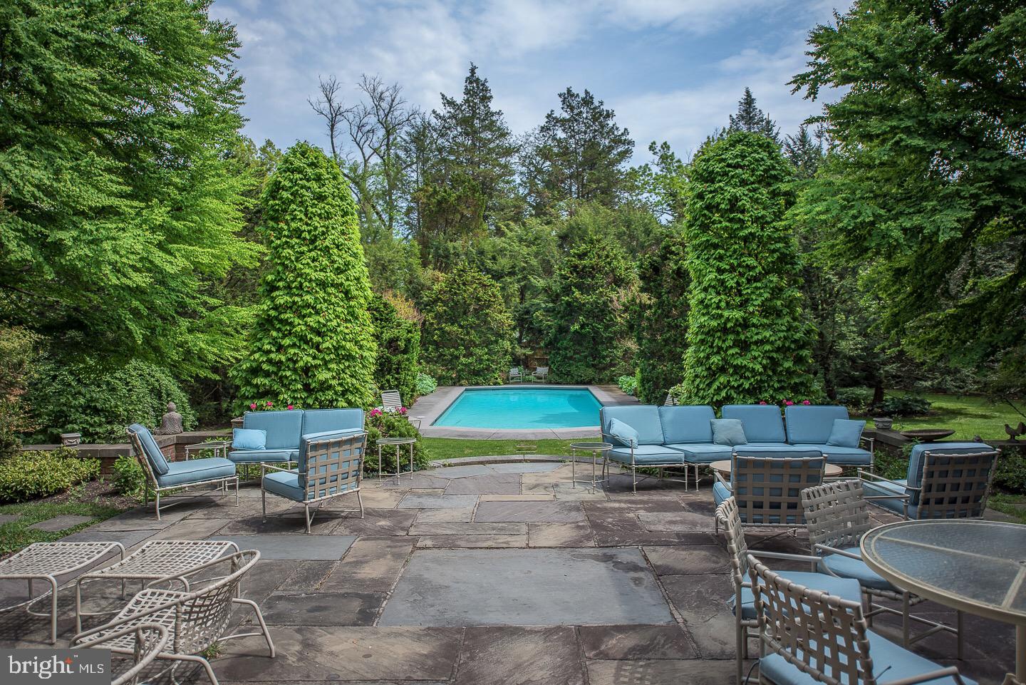 CHESTNUT HILL - Residential