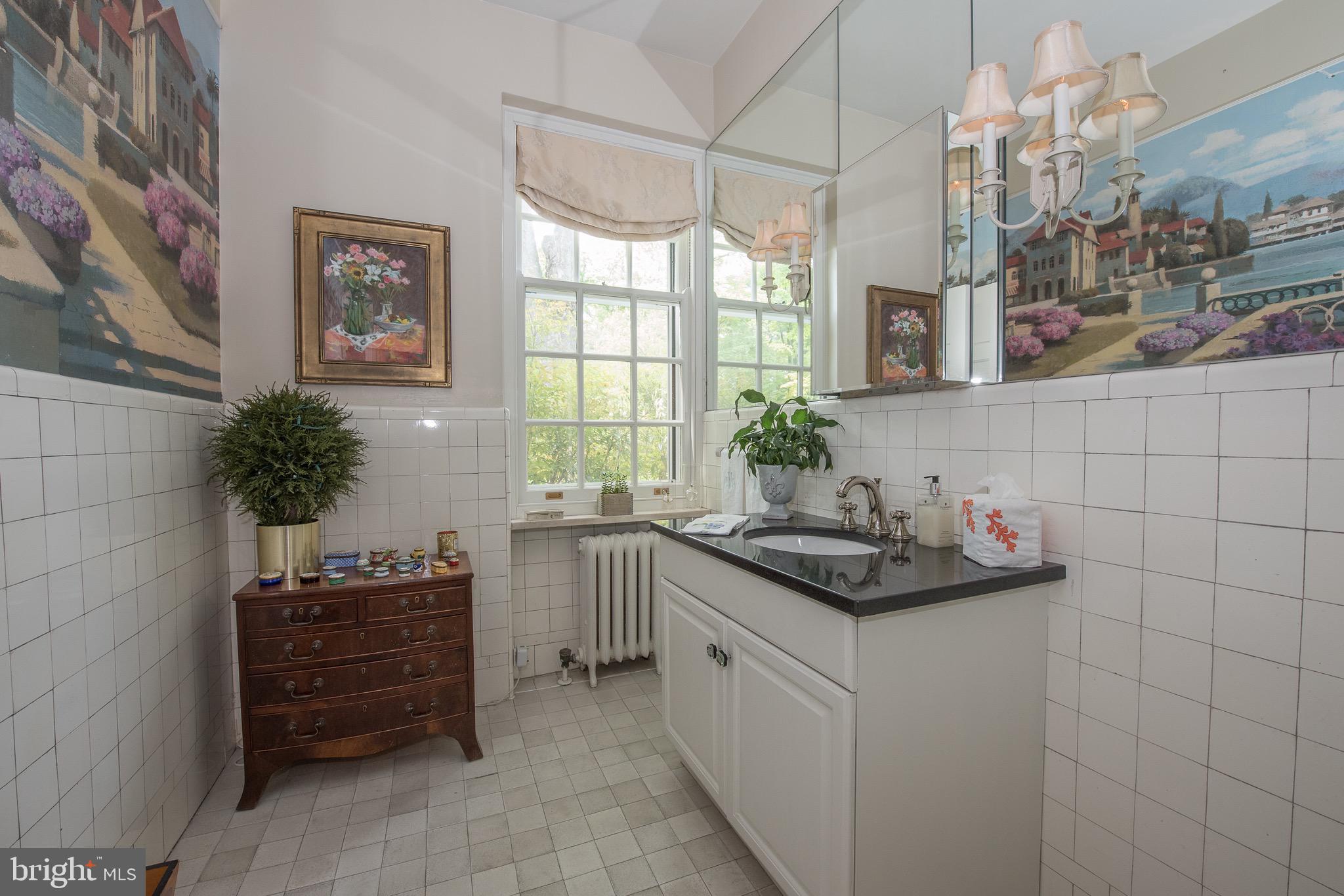 CHESTNUT HILL - Residential