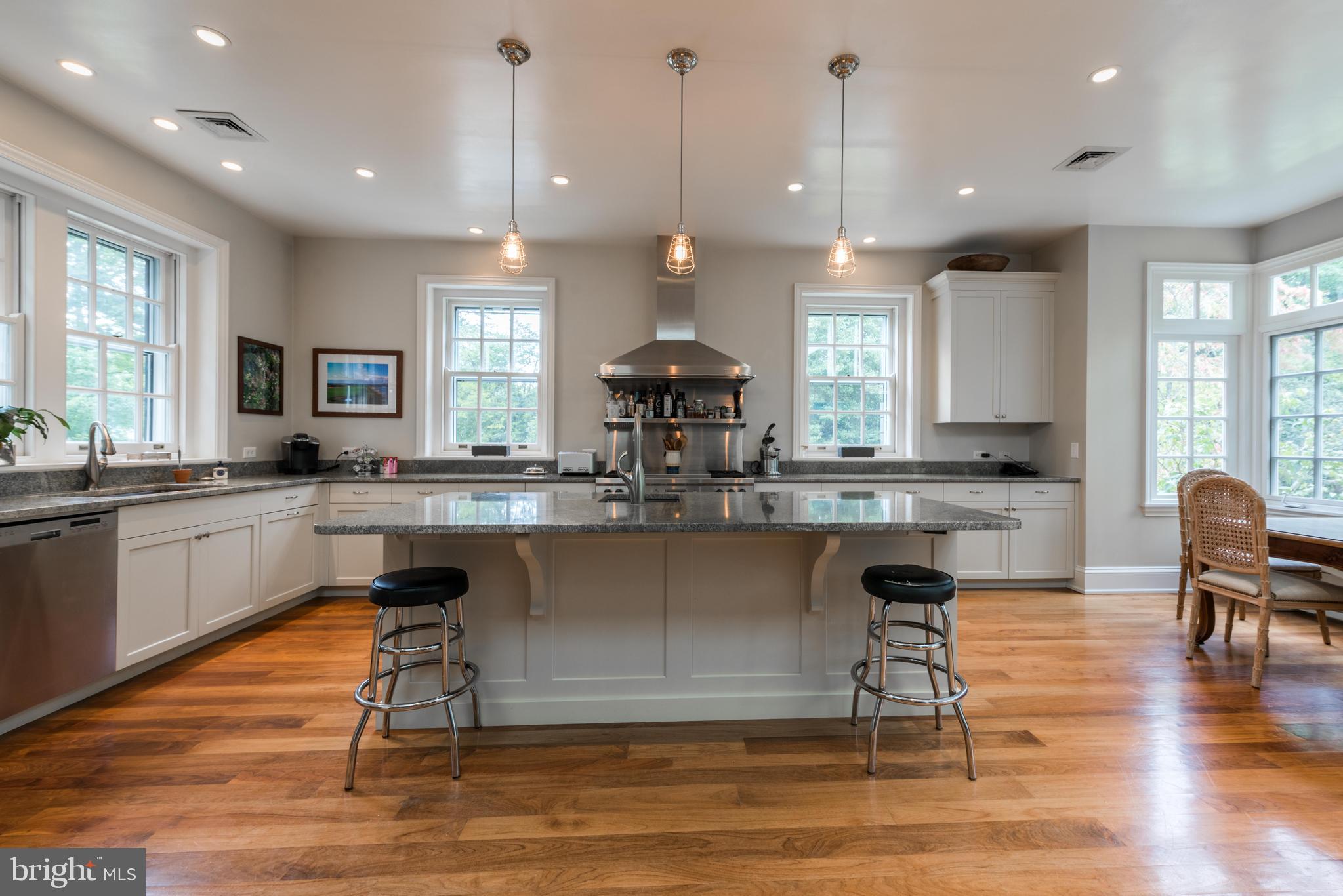 CHESTNUT HILL - Residential