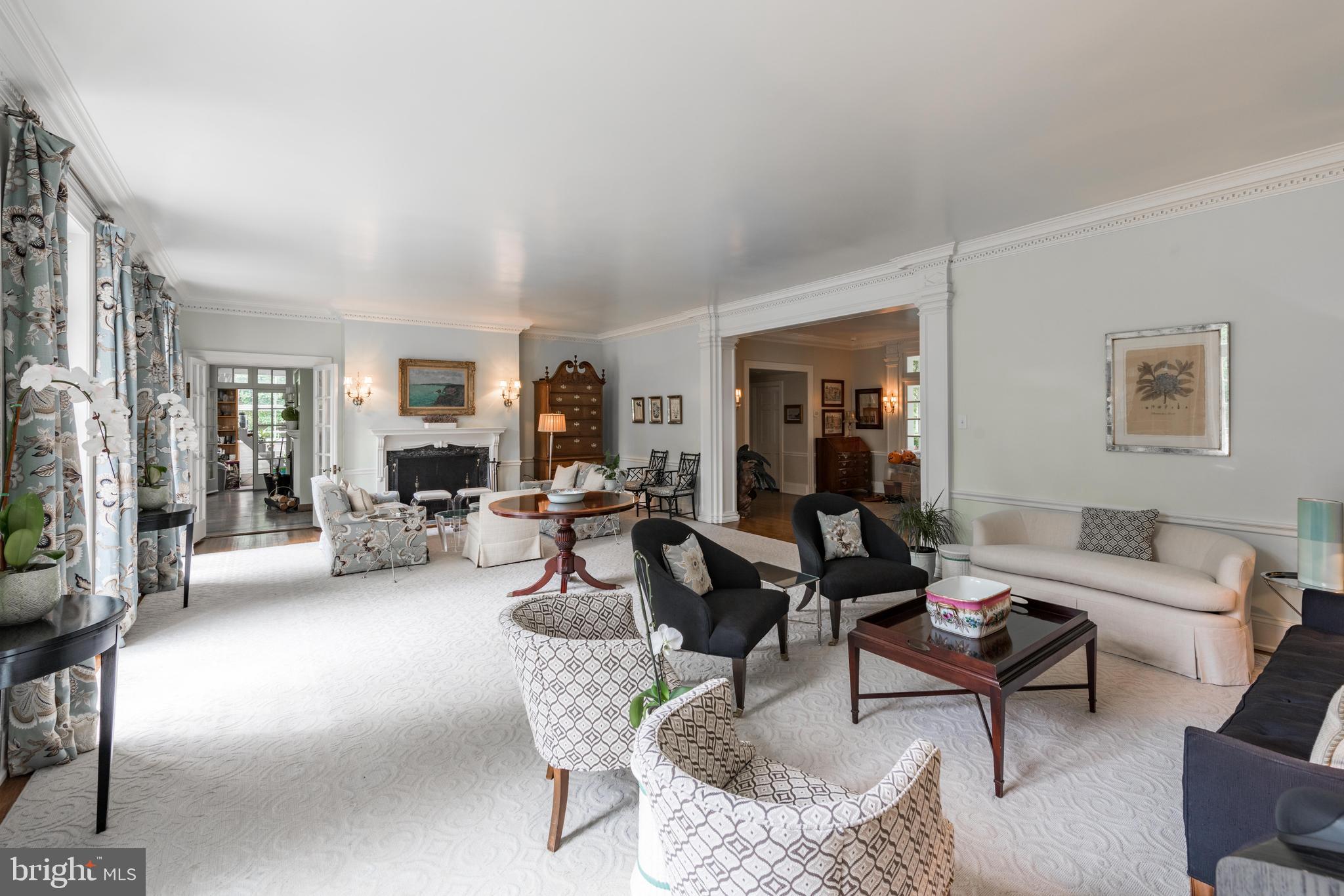 CHESTNUT HILL - Residential