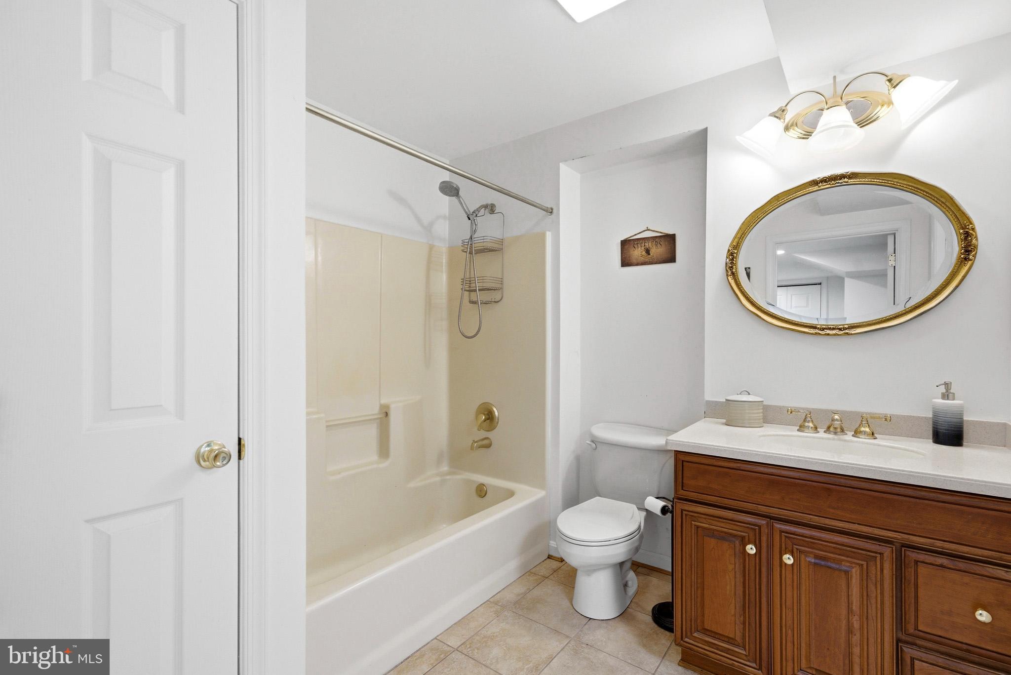 ST LEONARD SHORES - Residential