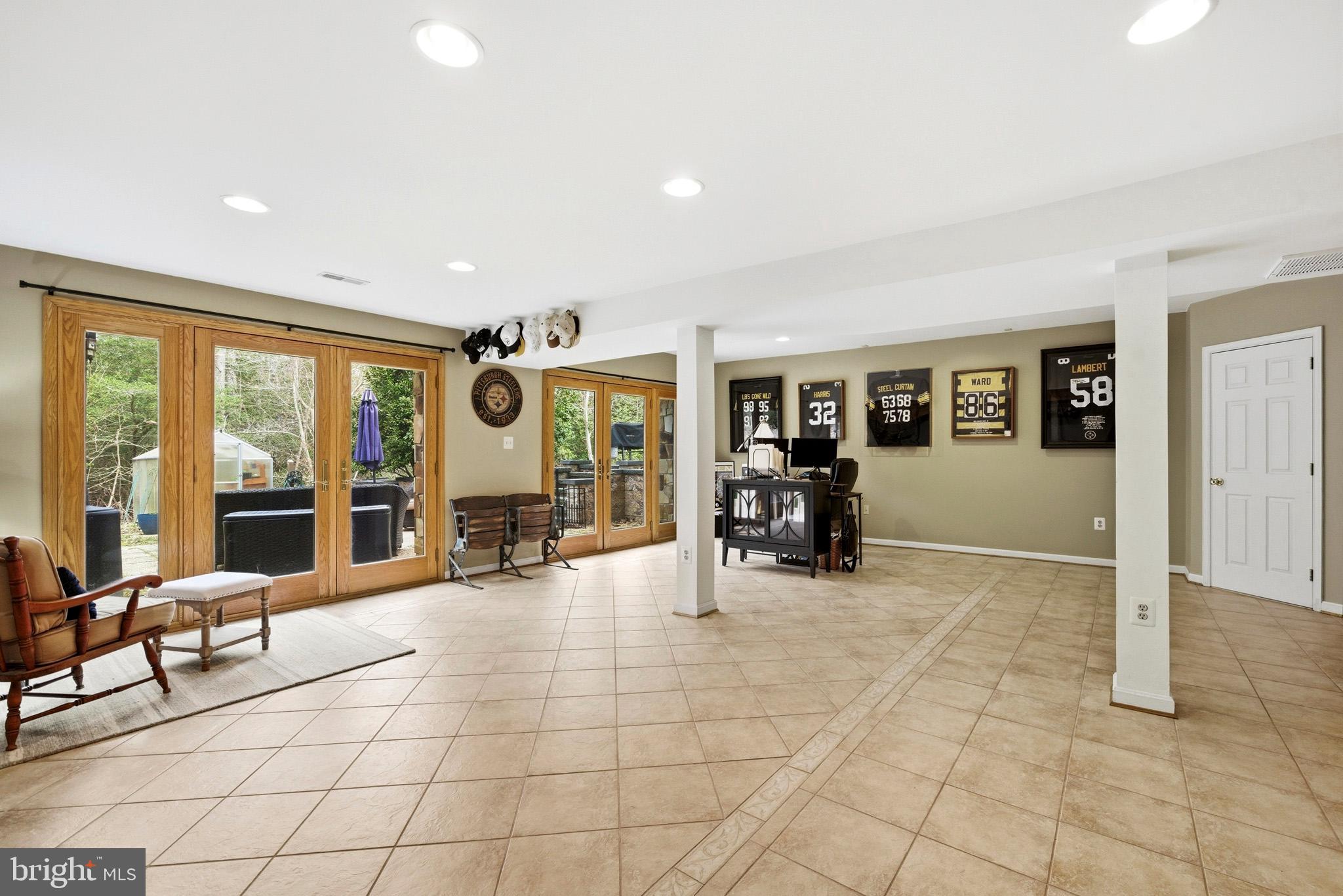 ST LEONARD SHORES - Residential