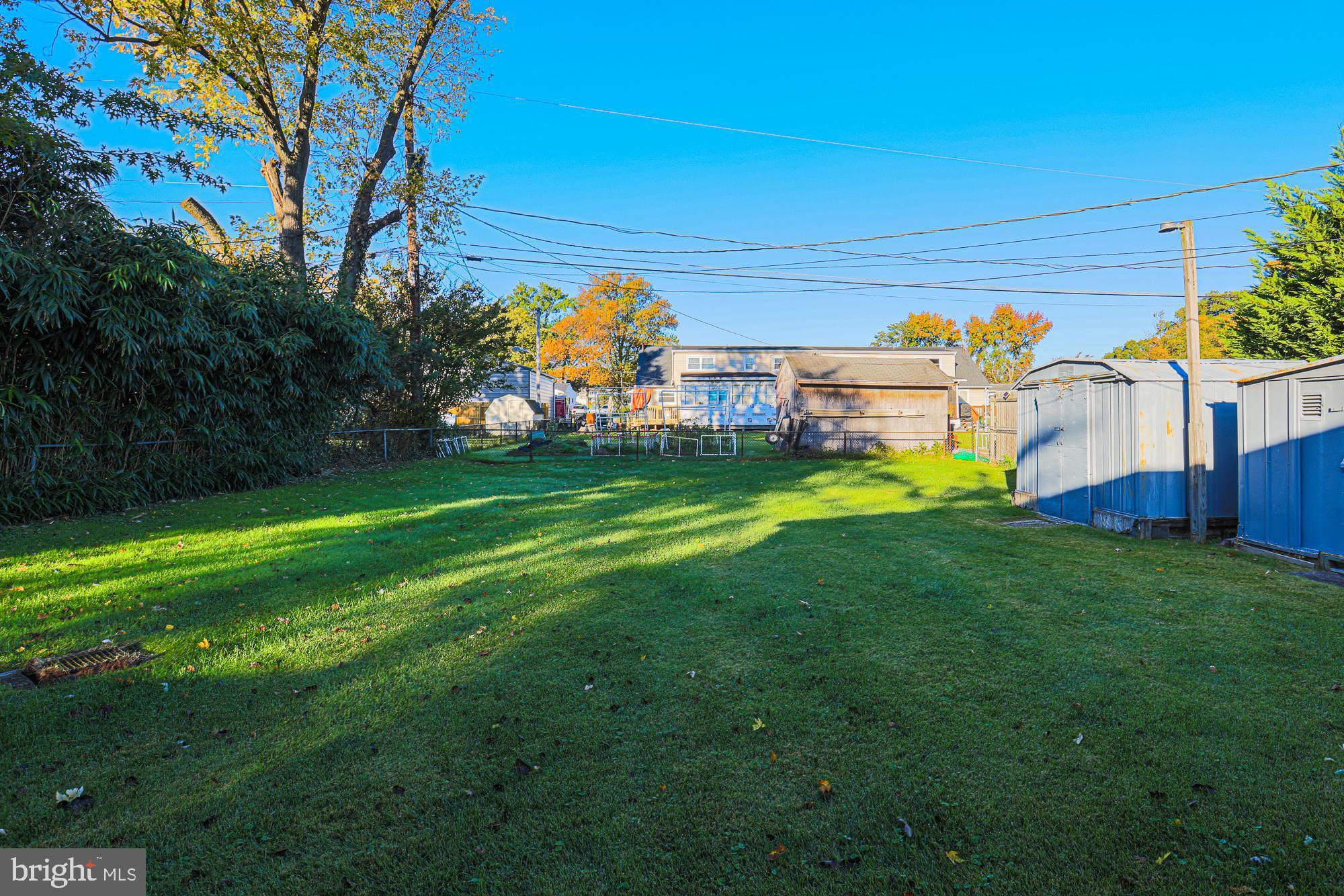 HALLMARK MANOR - Residential