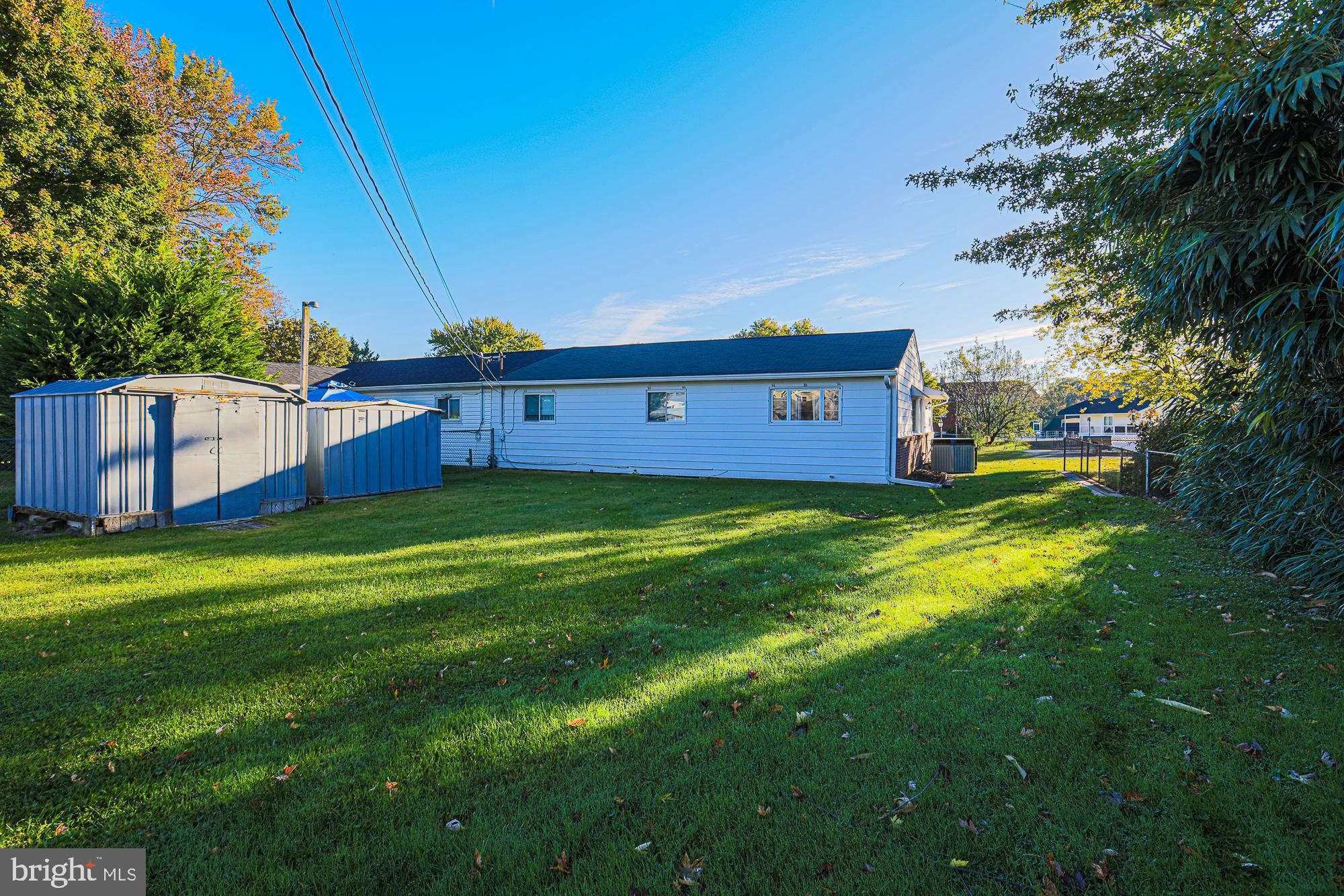 HALLMARK MANOR - Residential