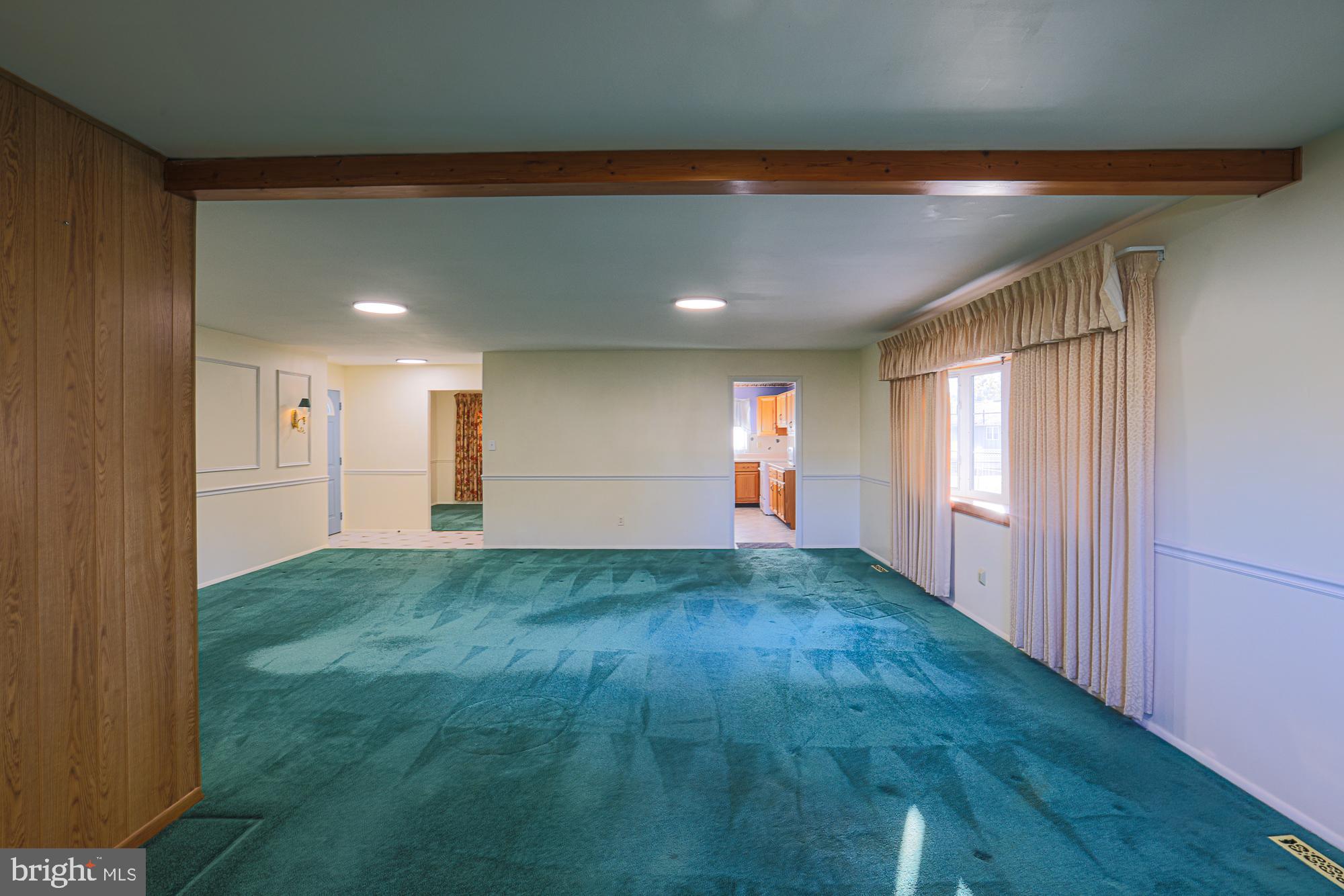 HALLMARK MANOR - Residential