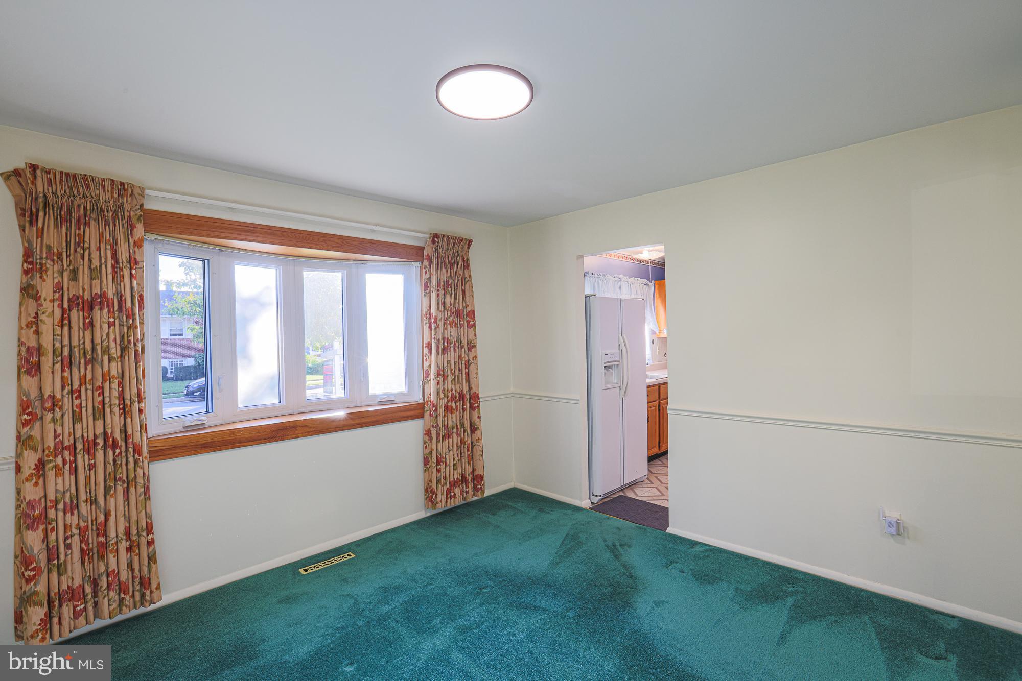 HALLMARK MANOR - Residential