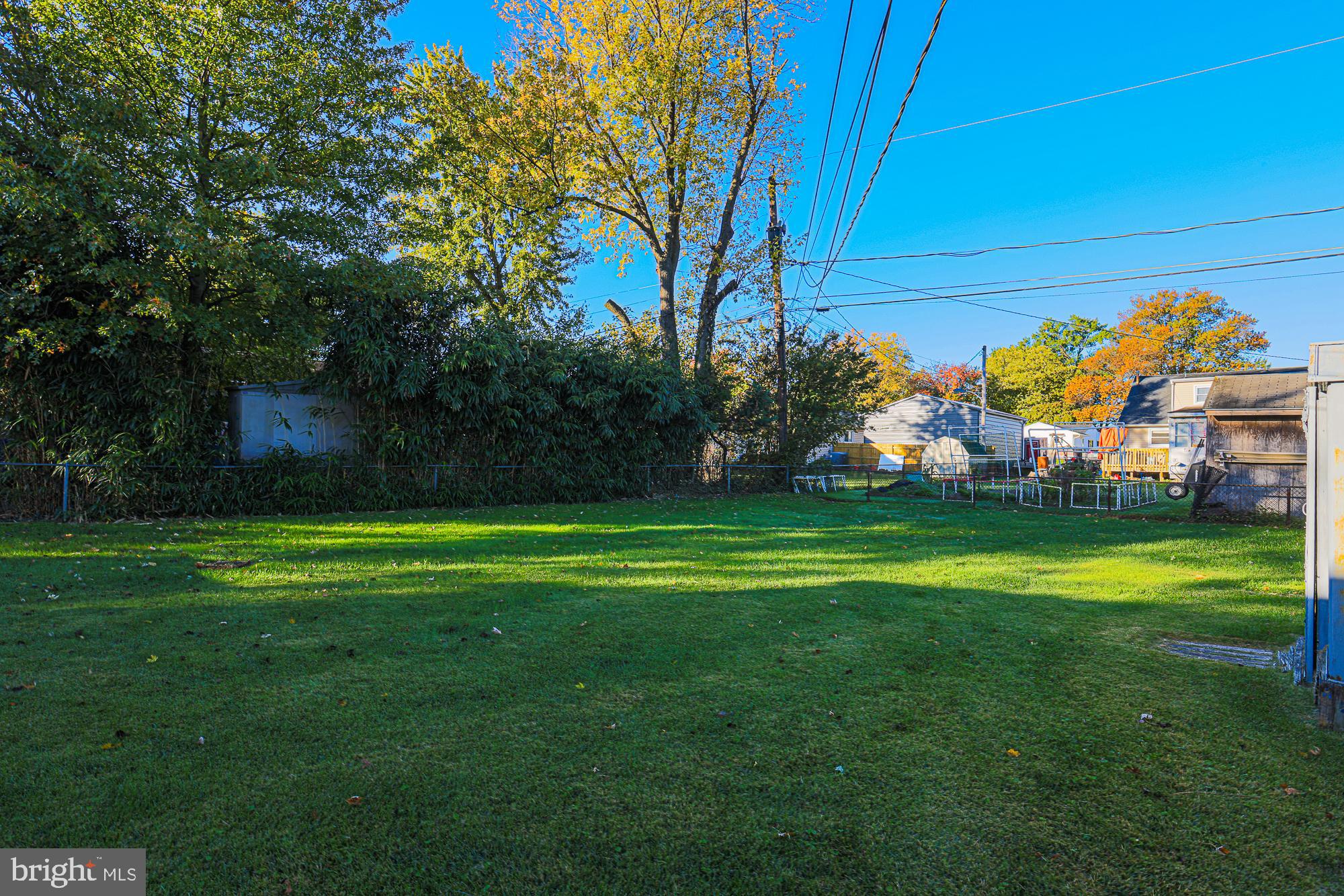 HALLMARK MANOR - Residential