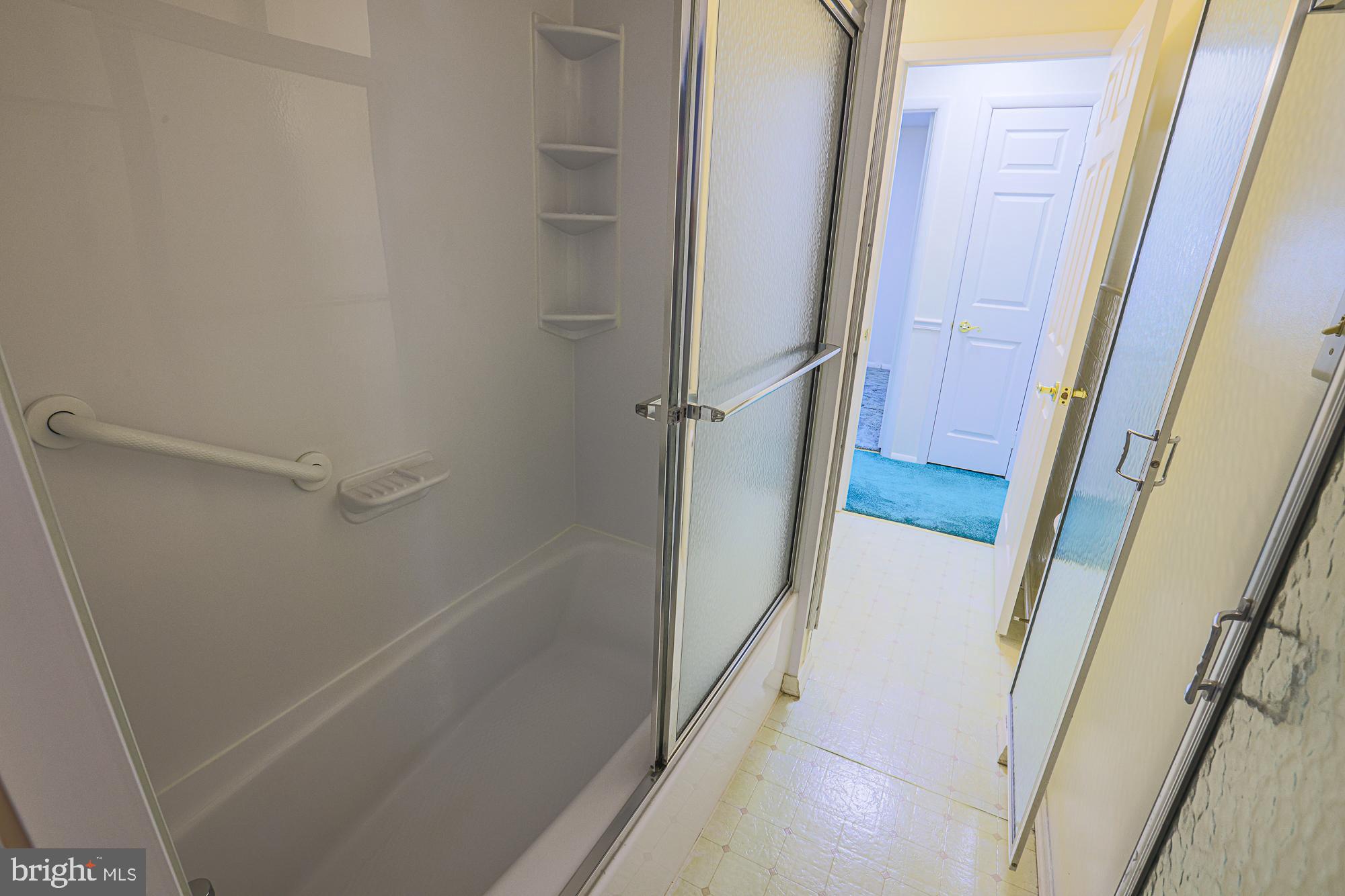 HALLMARK MANOR - Residential