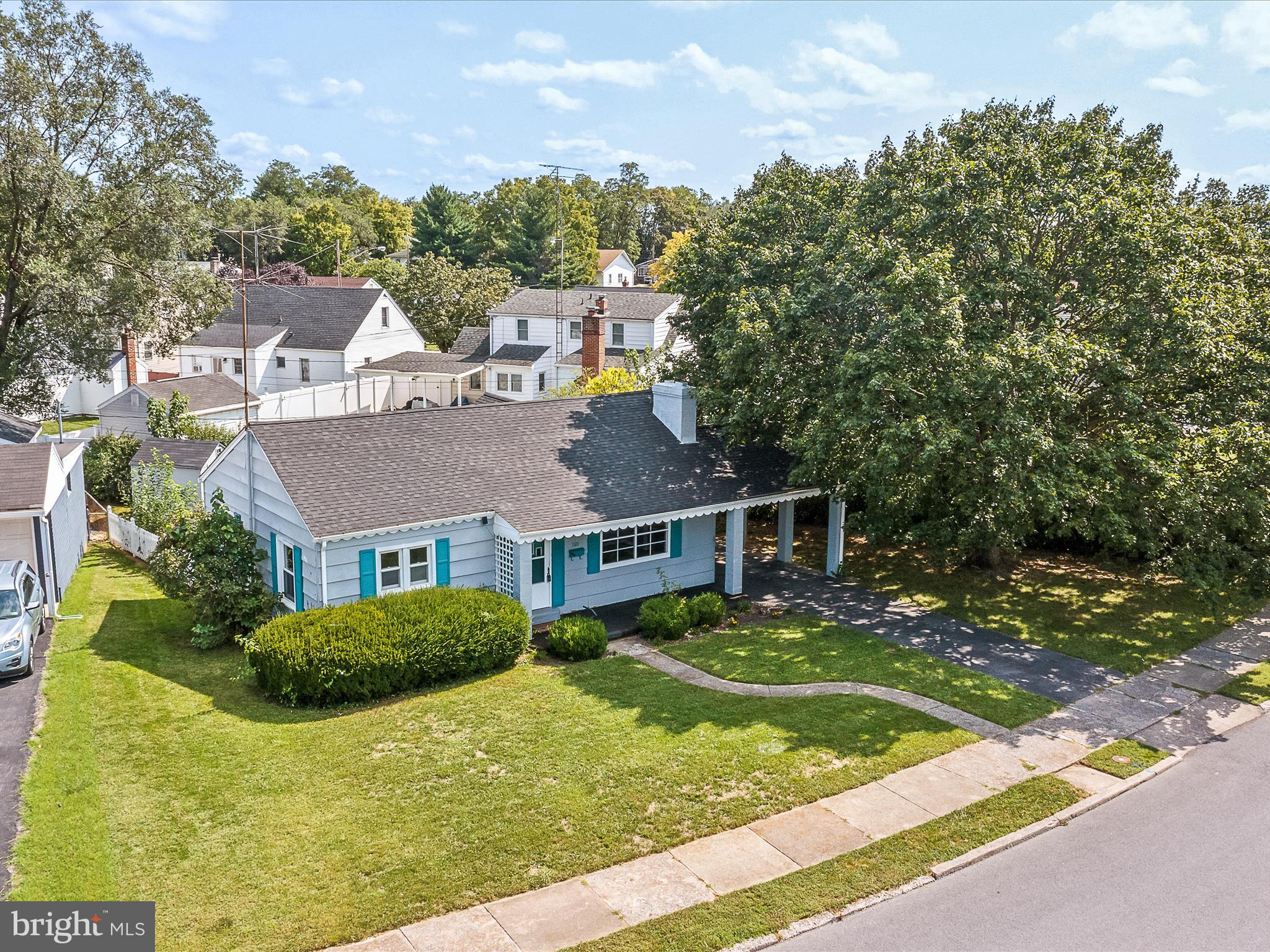 BERKELEY MANOR - Residential