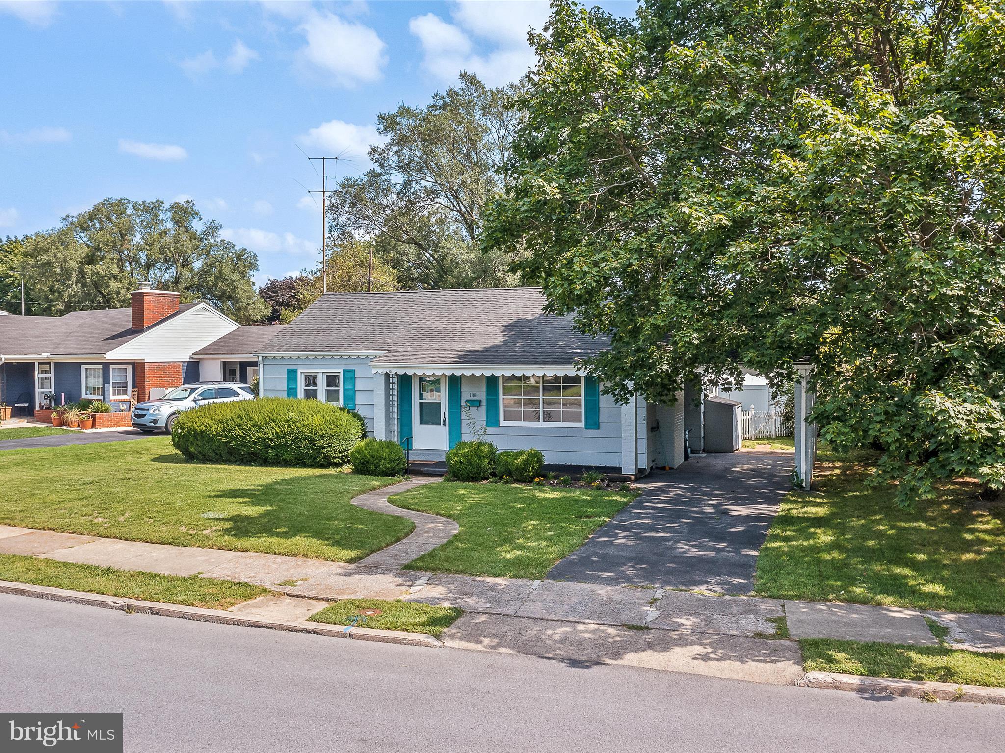 BERKELEY MANOR - Residential