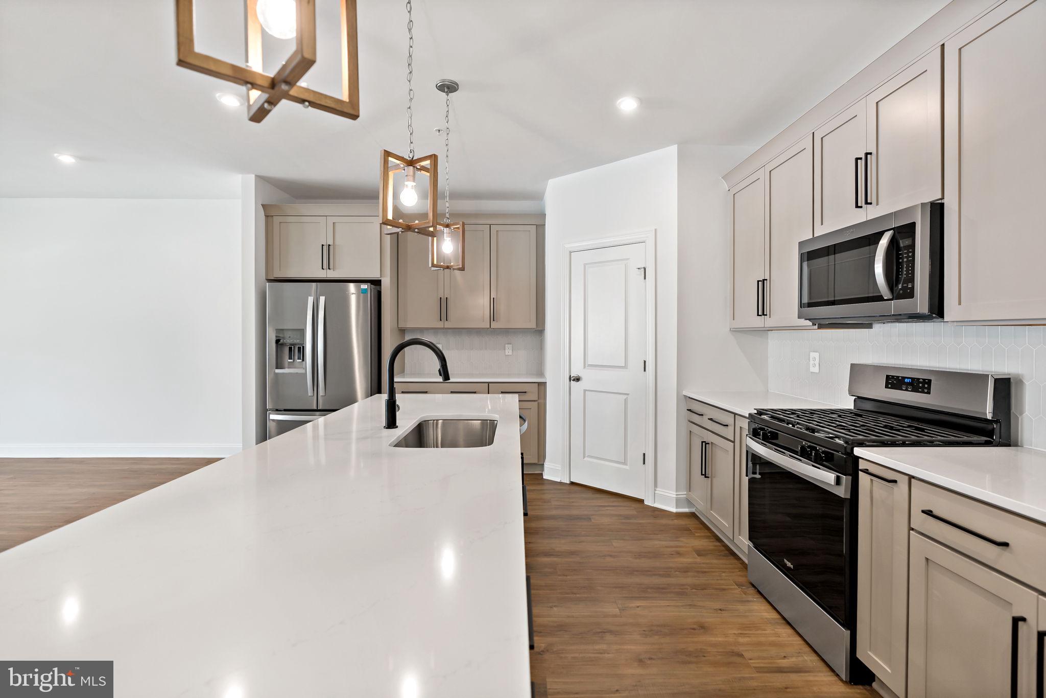 ROSEHILL MANOR - Residential