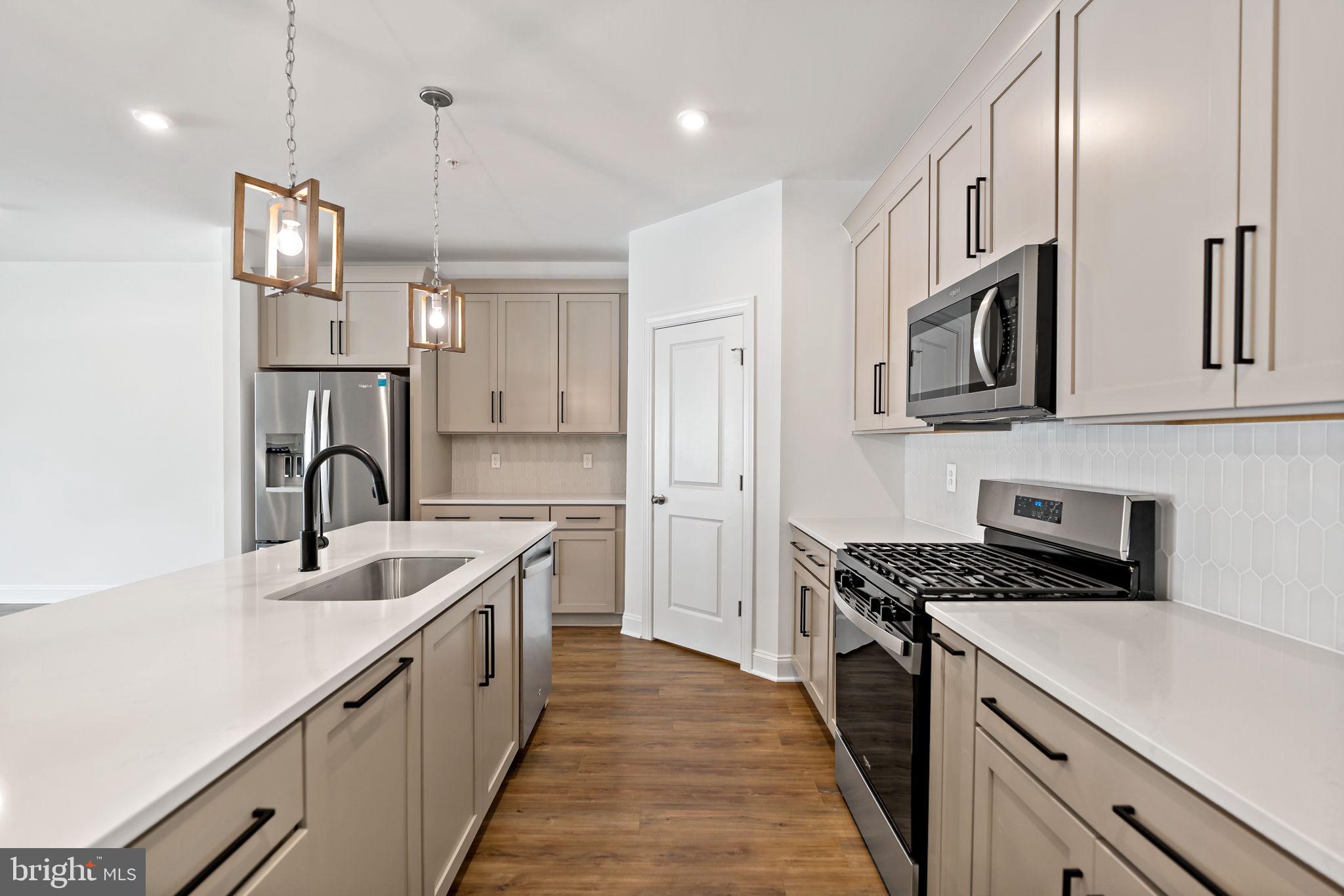 ROSEHILL MANOR - Residential