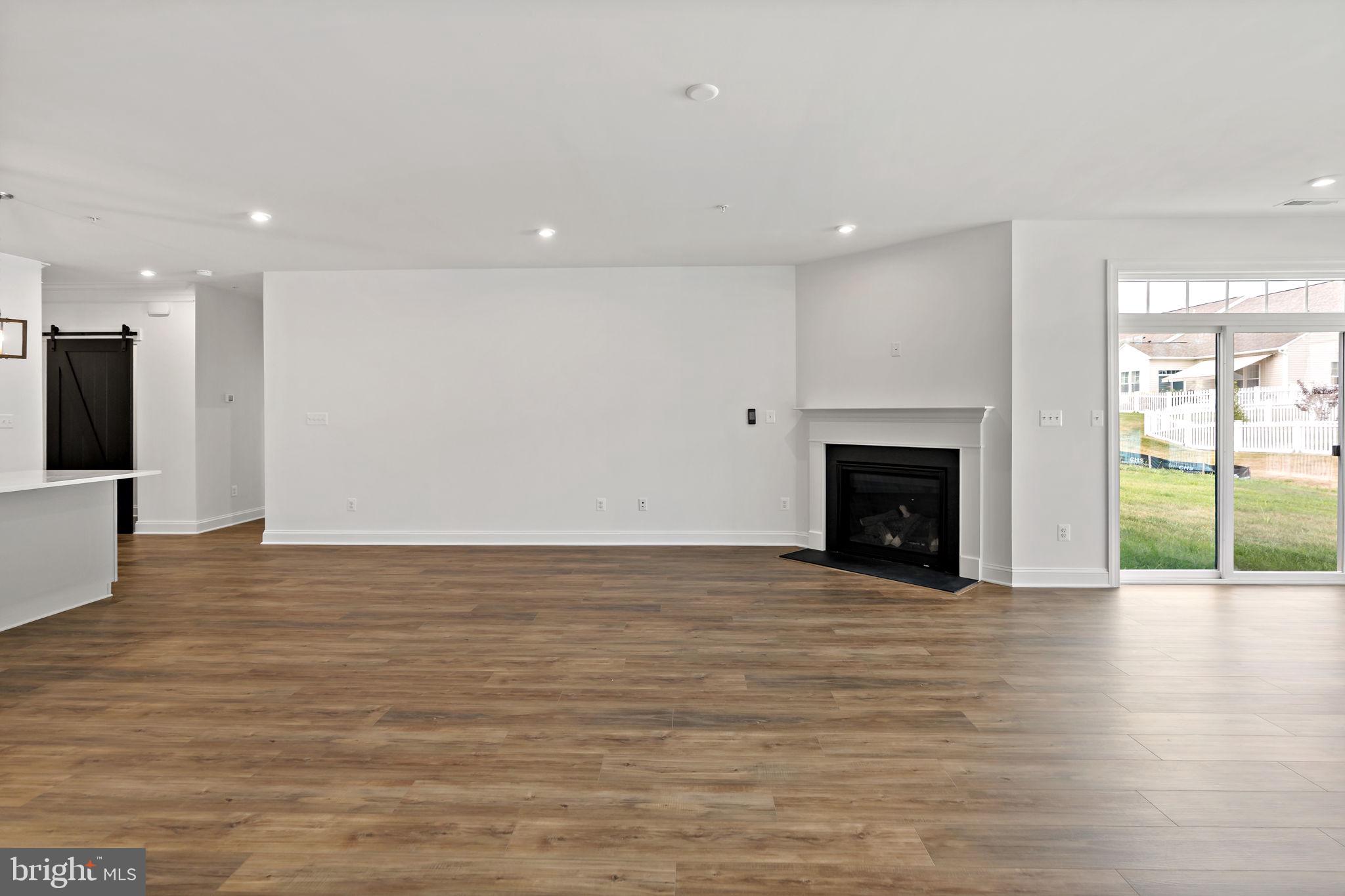 ROSEHILL MANOR - Residential