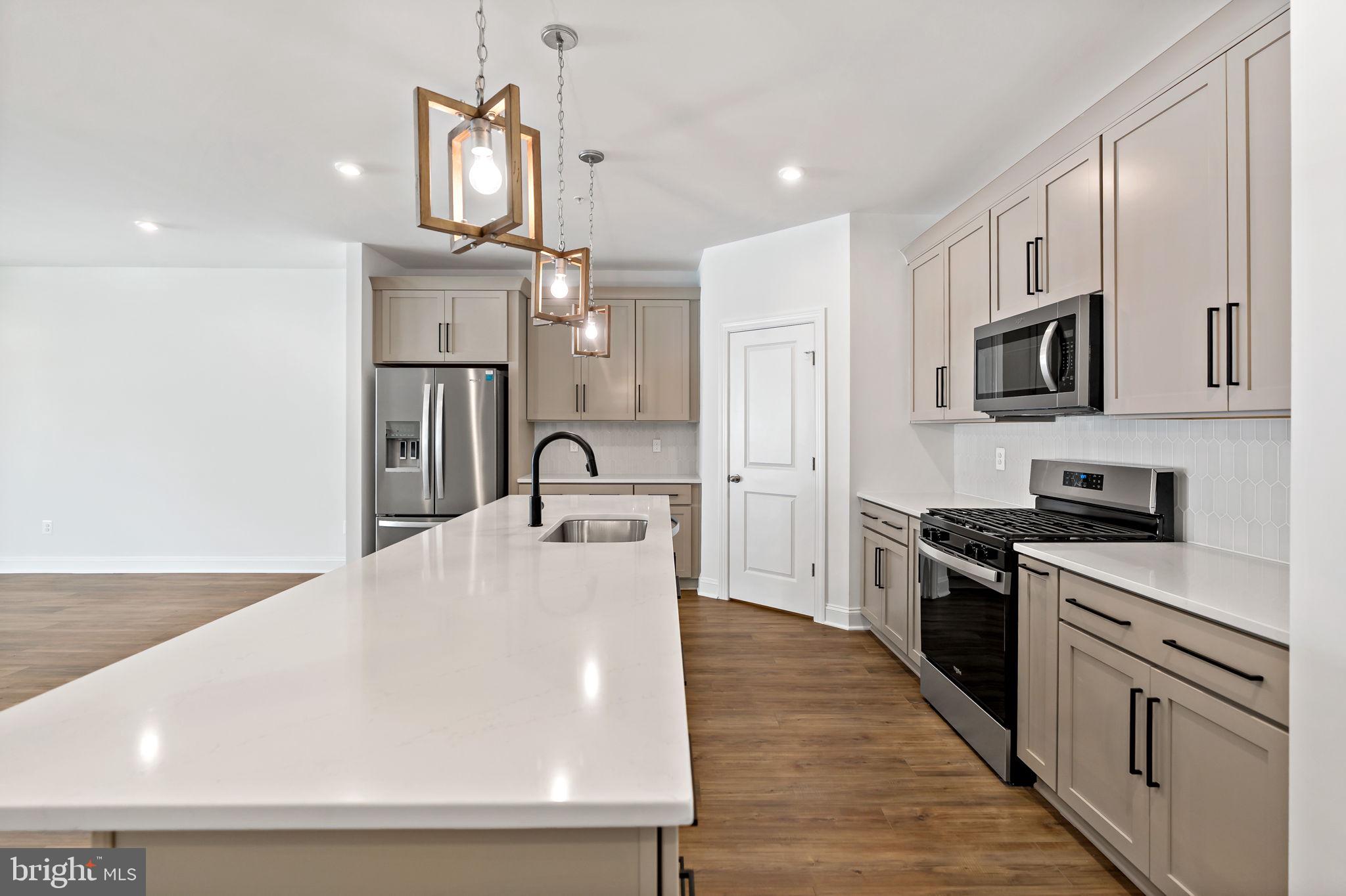 ROSEHILL MANOR - Residential