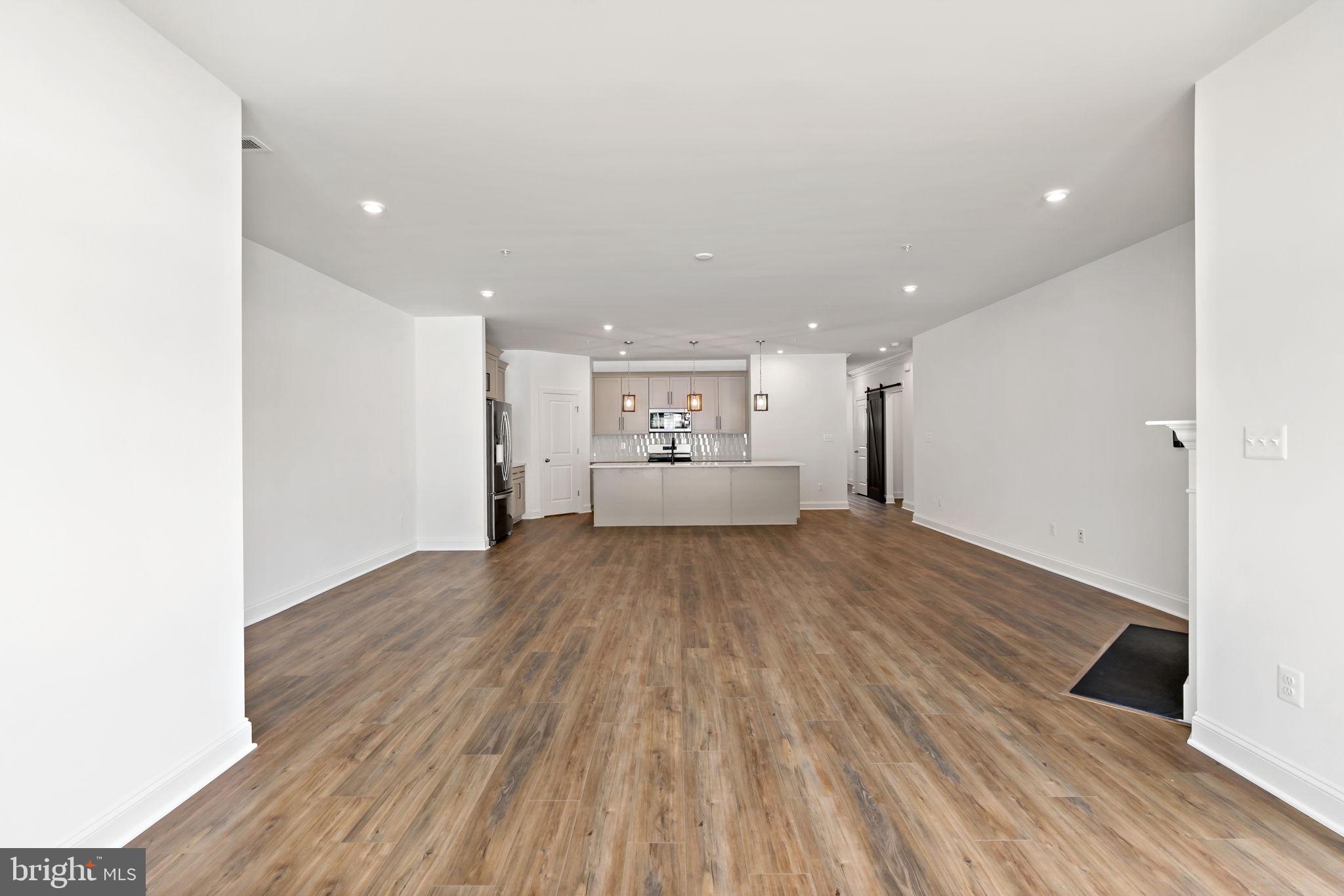 ROSEHILL MANOR - Residential