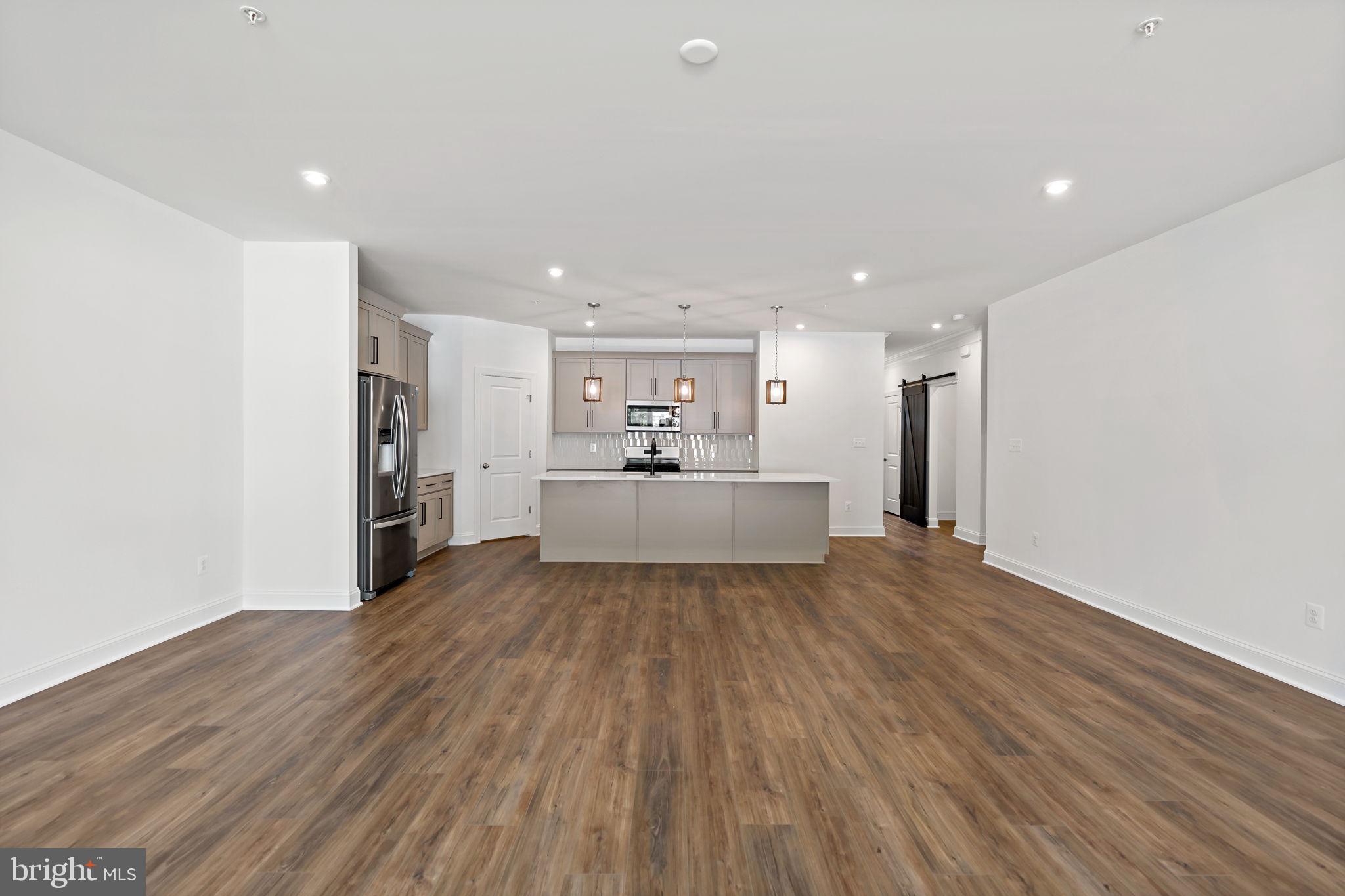 ROSEHILL MANOR - Residential