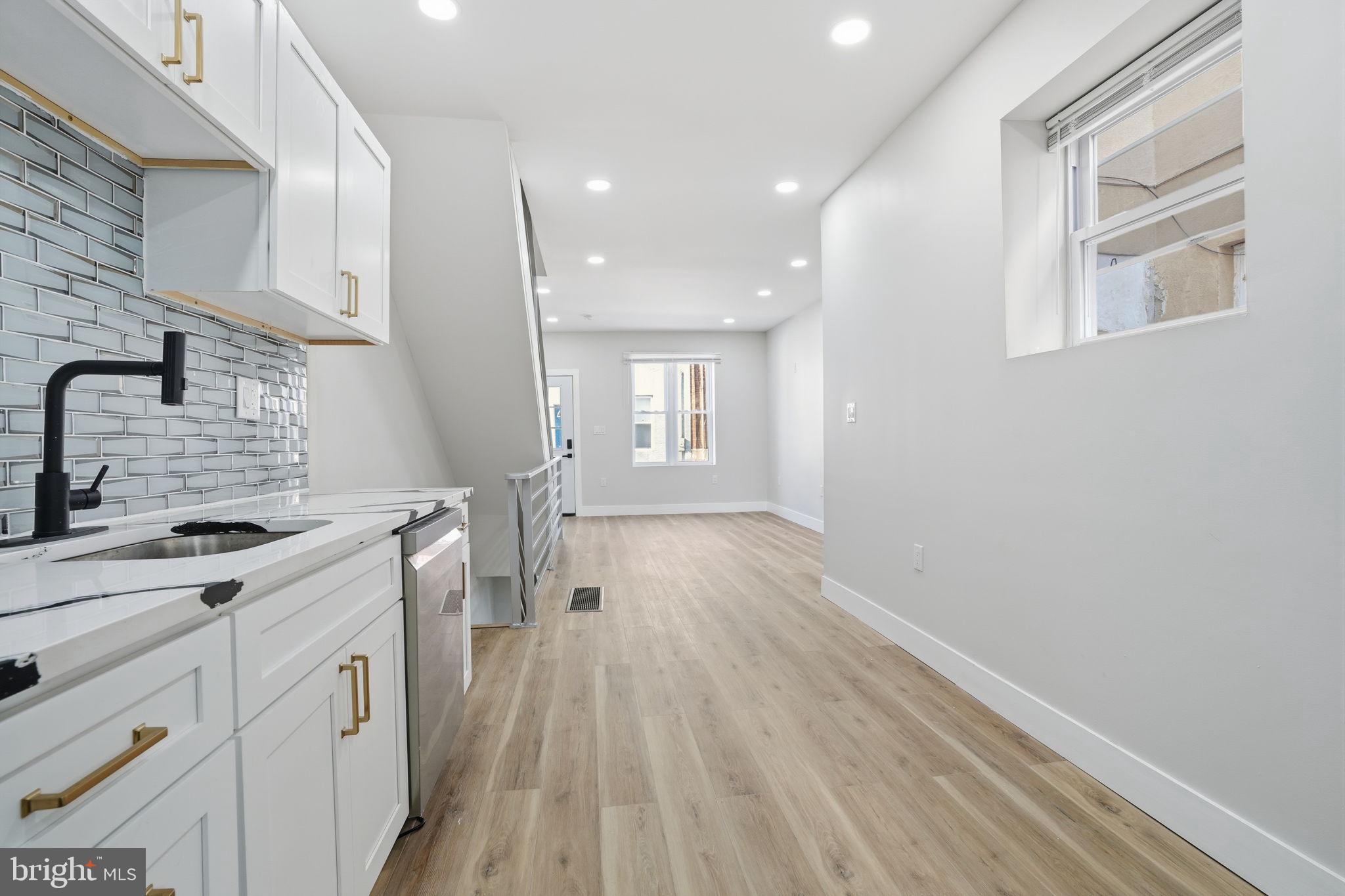 WHITMAN - Residential