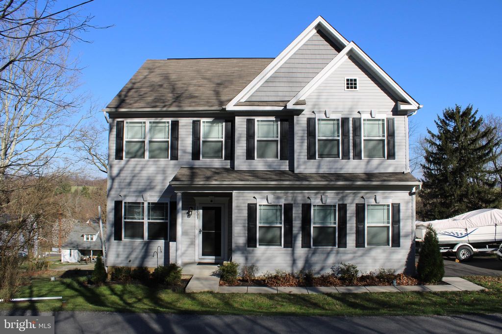 Photo of 1003 Chestnut Street, DELTA, PA 17314 (MLS # PAYK2088224)