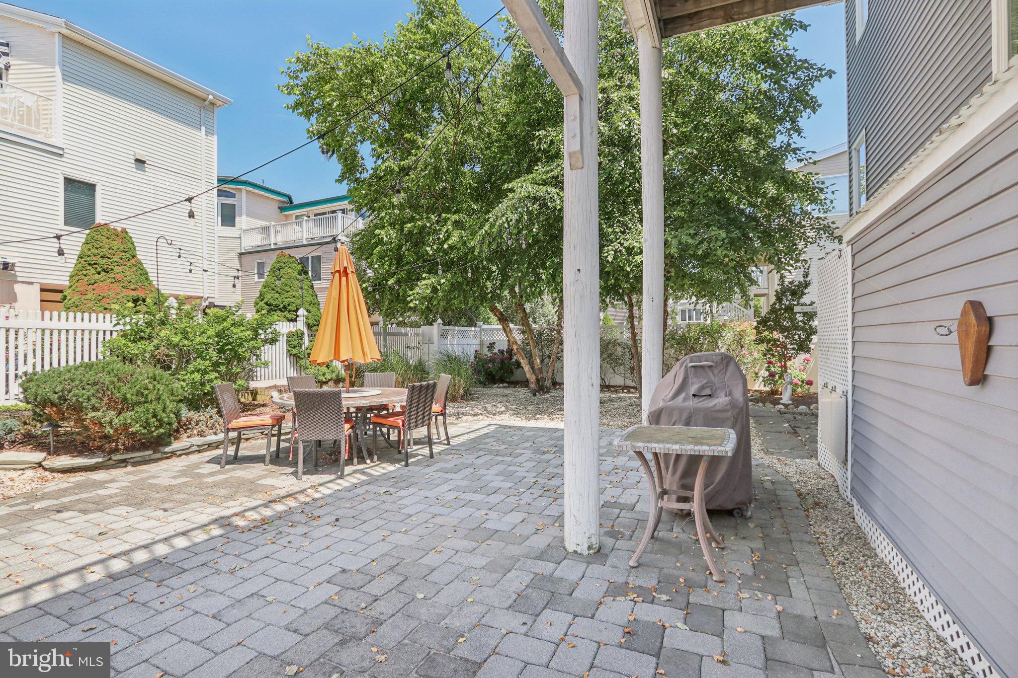 103 W JEANETTE AVENUE