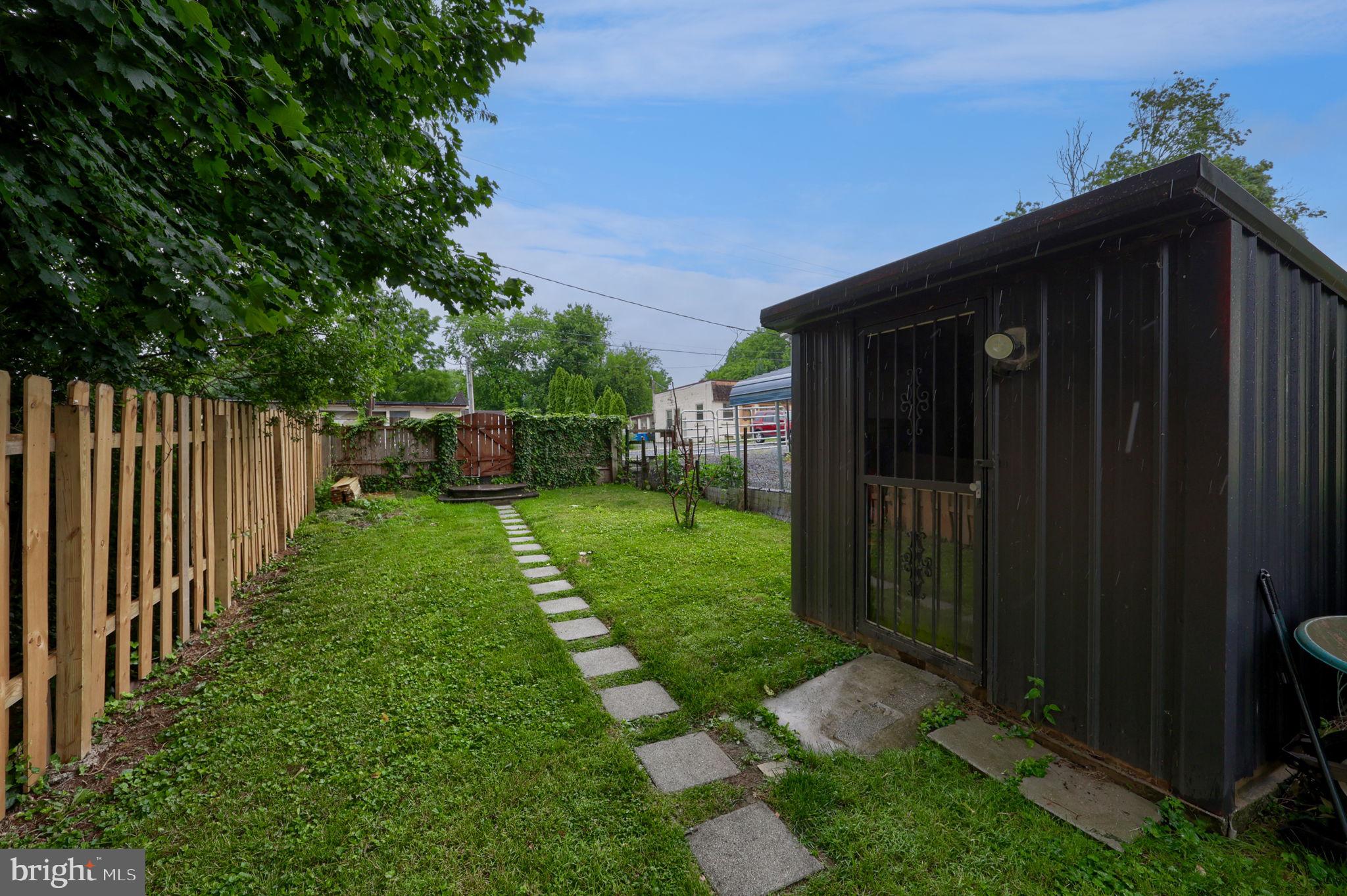 714 MANOR STREET