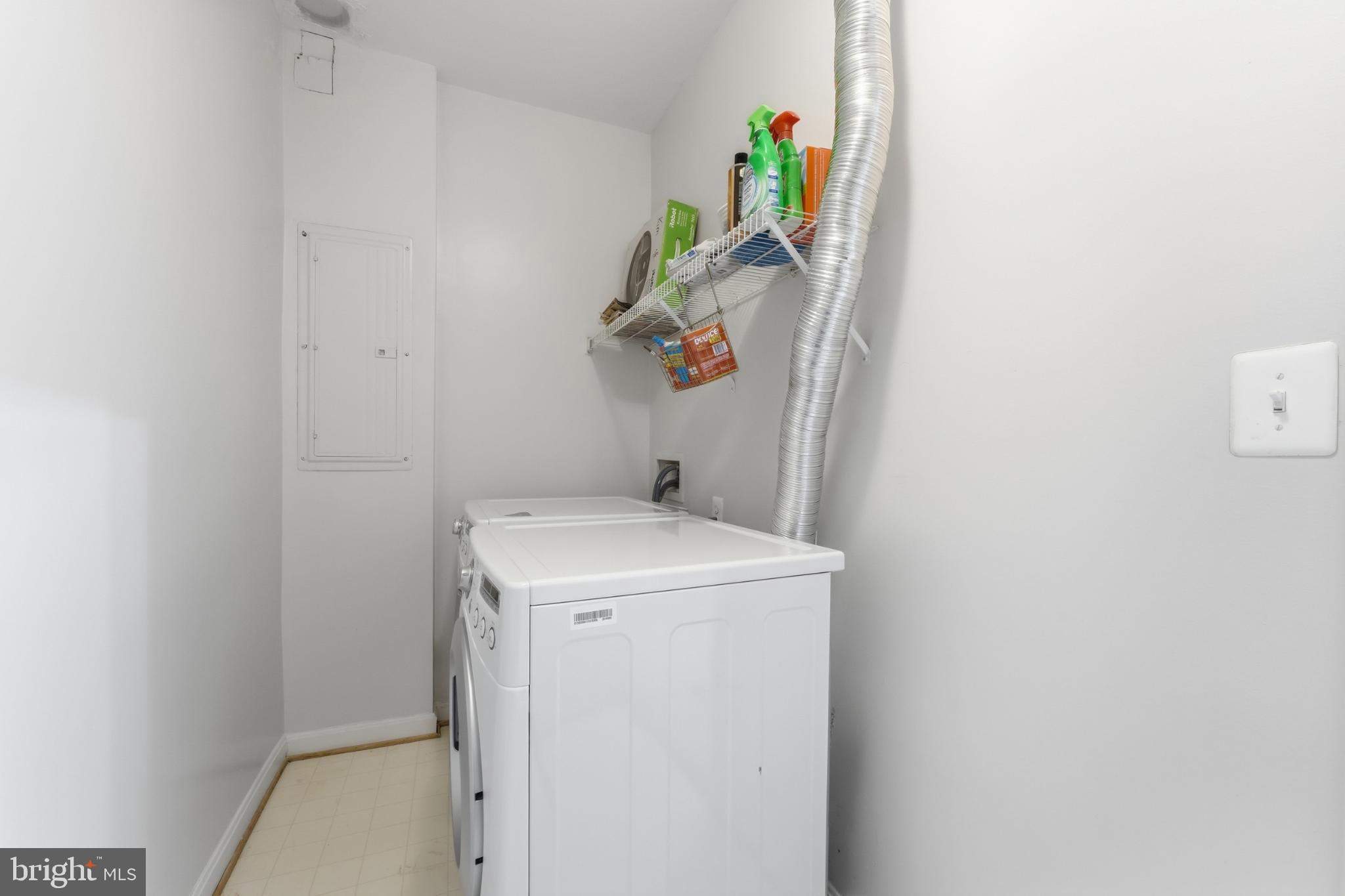 OLD CENTREVILLE TOWNES - Residential