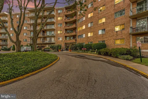 309 Florence Avenue Unit 220-N, Jenkintown, PA MLS: PAMC2126084