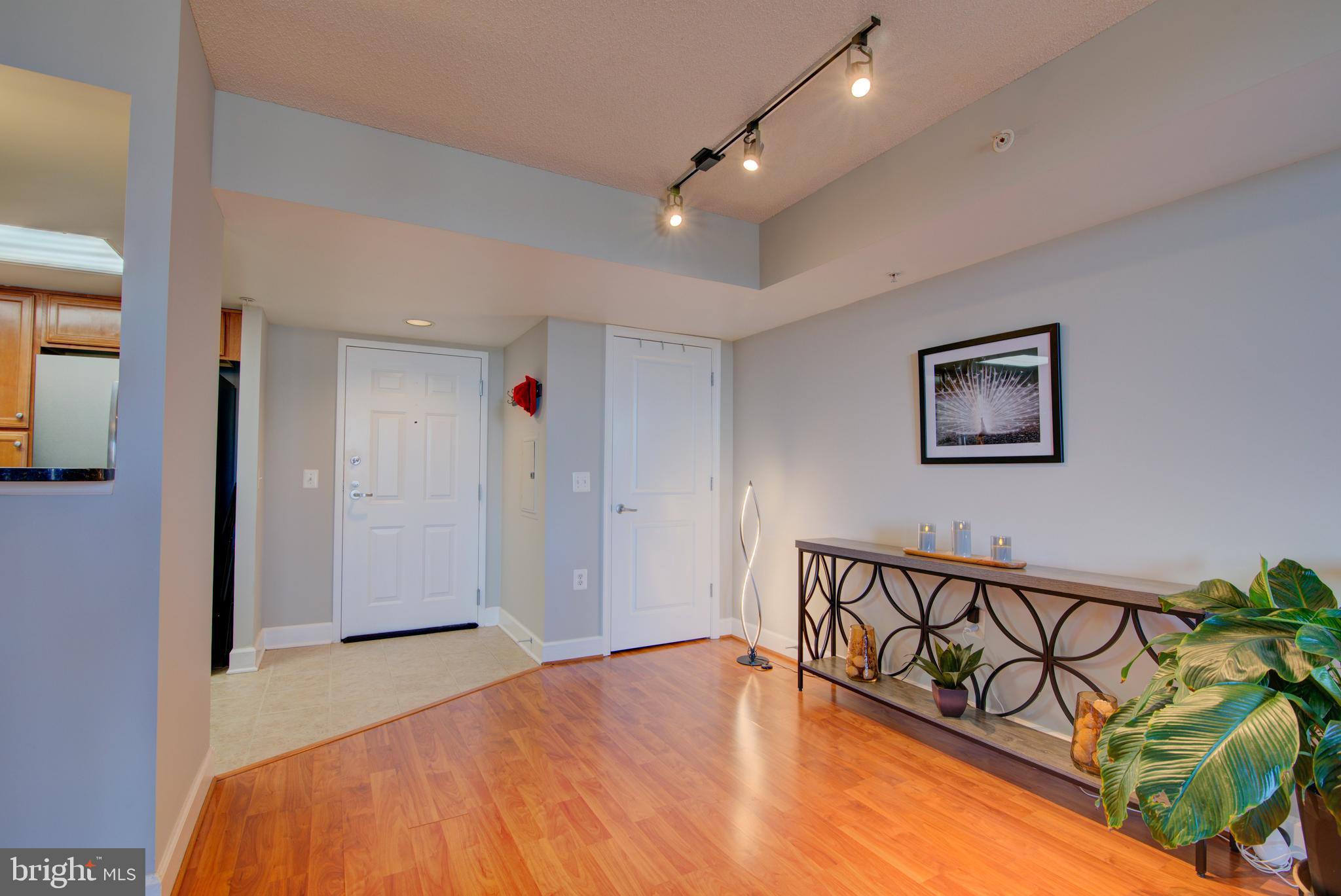 CARLTON HOUSE - Residential