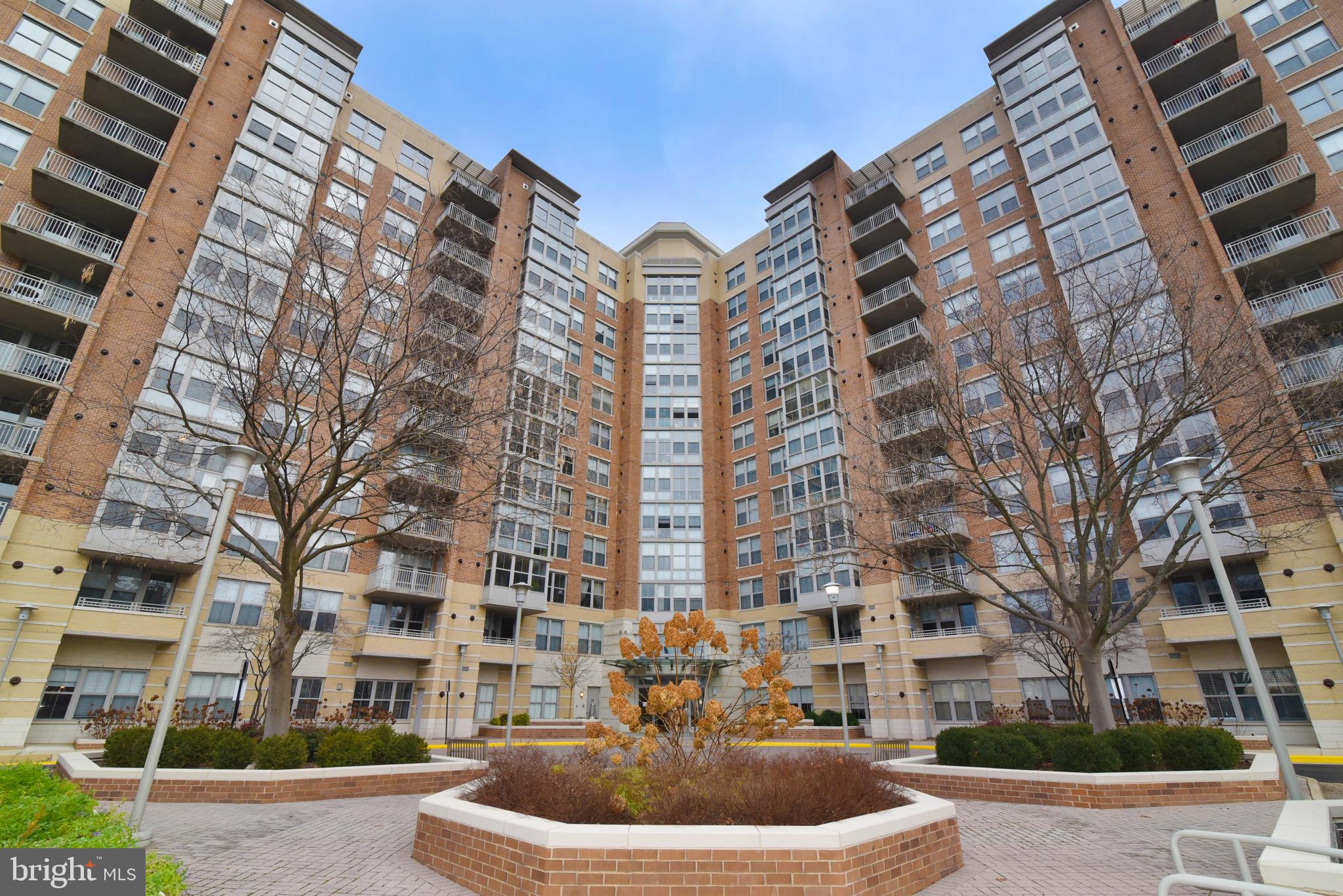 11800 SUNSET HILLS ROAD 823