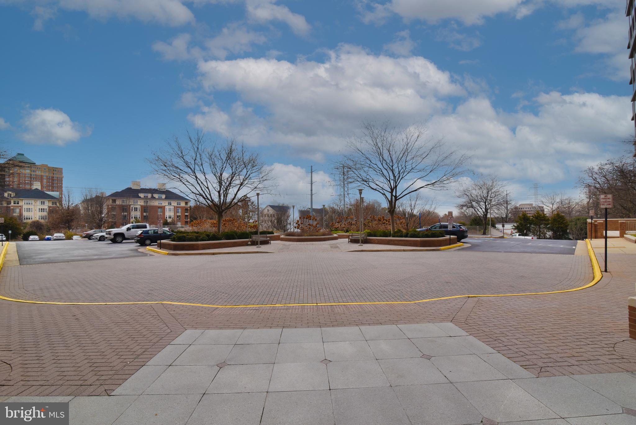 CARLTON HOUSE - Residential