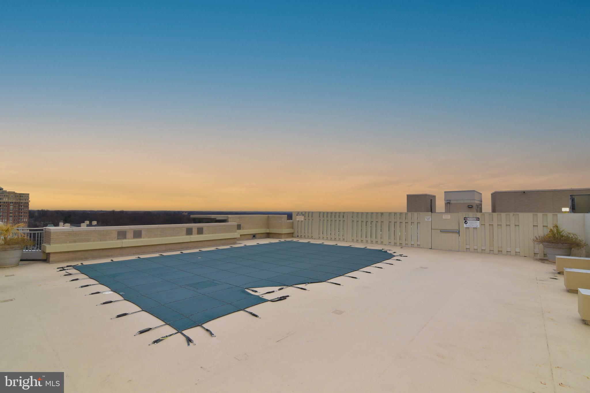 CARLTON HOUSE - Residential