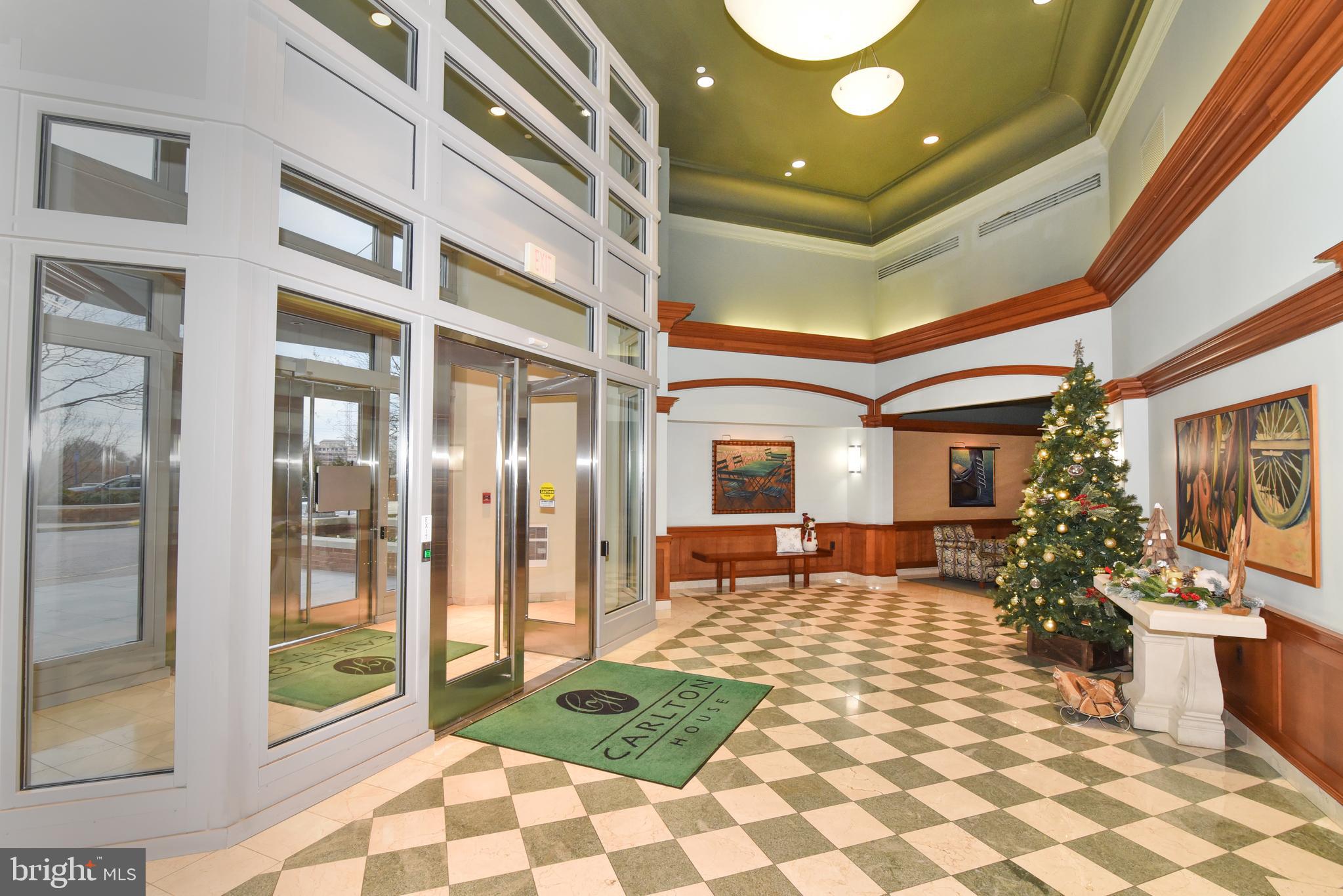 CARLTON HOUSE - Residential