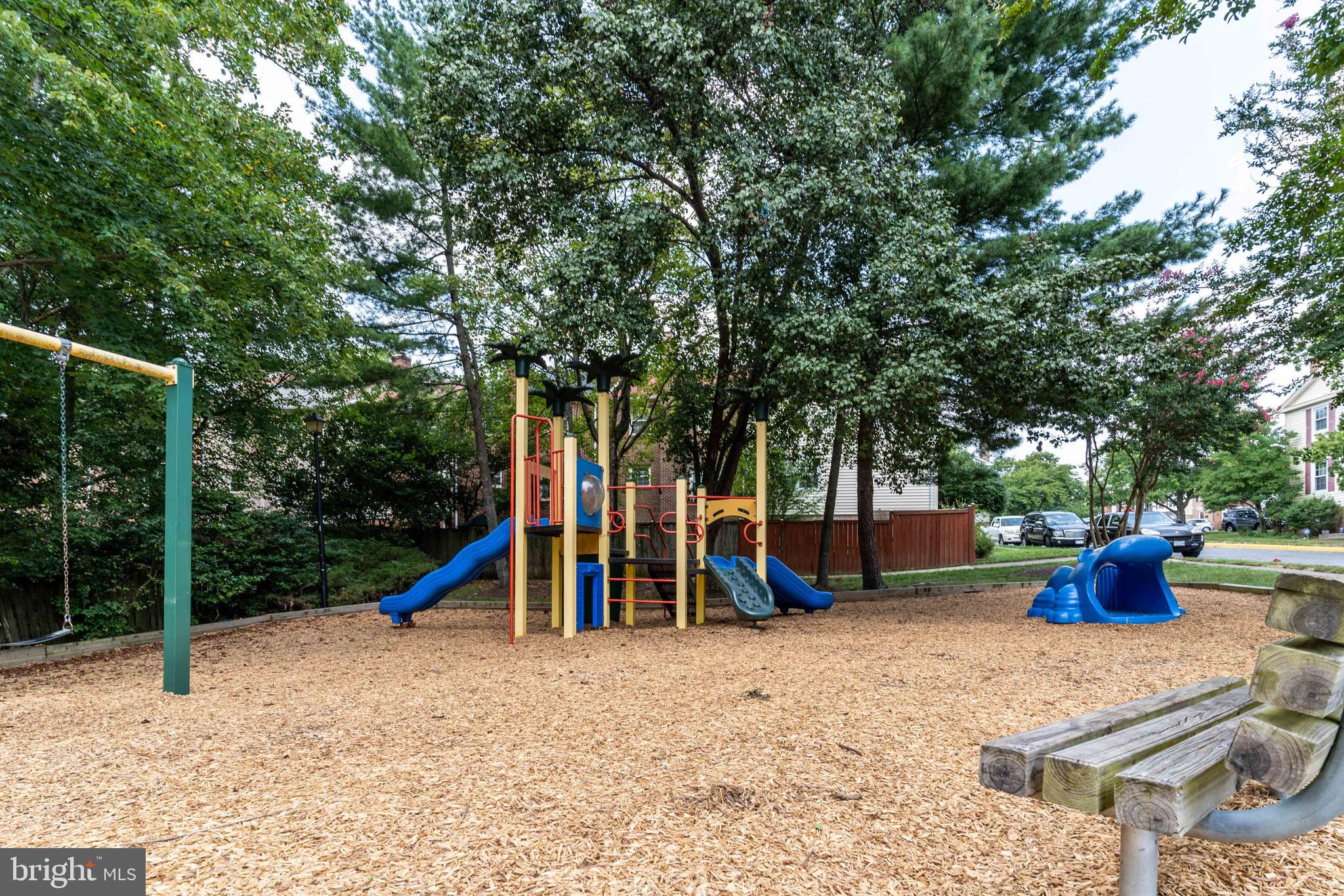 SARATOGA TOWNHOUSES - Residential Lease