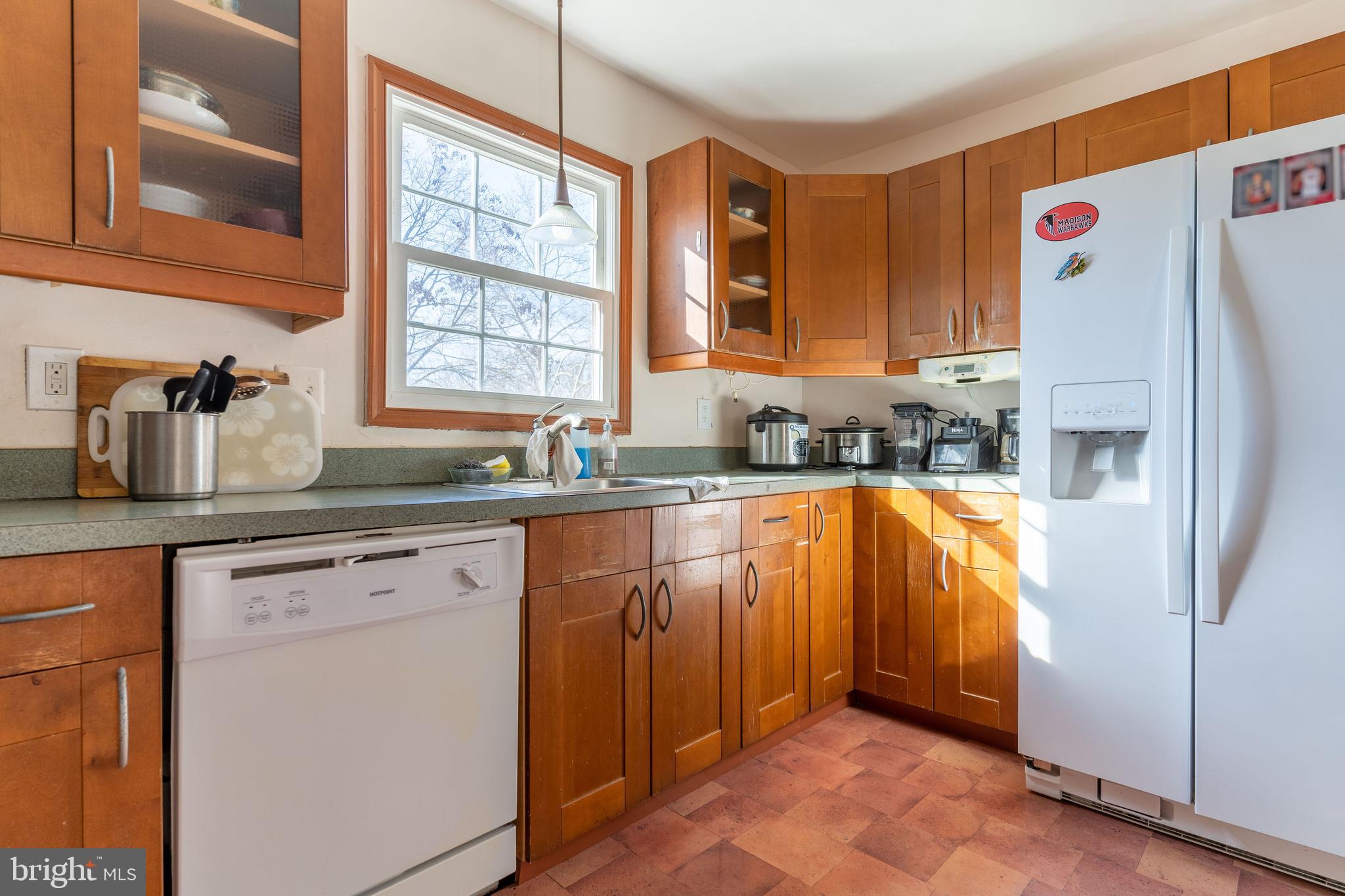 SARATOGA TOWNHOUSES - Residential Lease