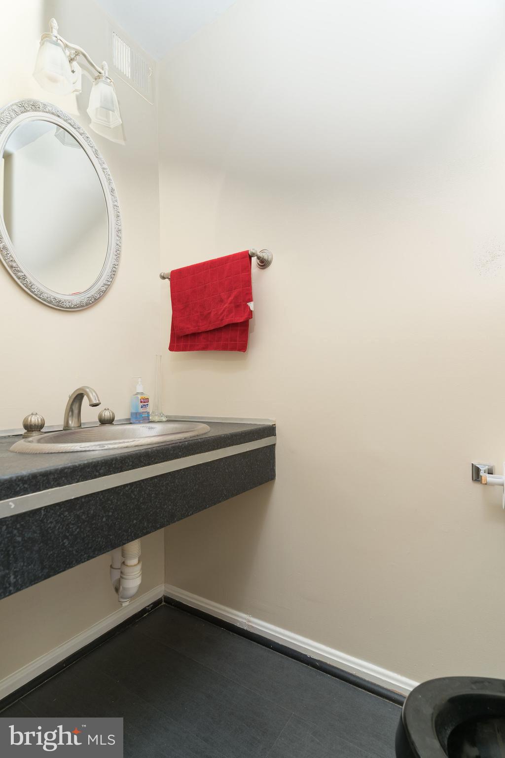 SARATOGA TOWNHOUSES - Residential Lease