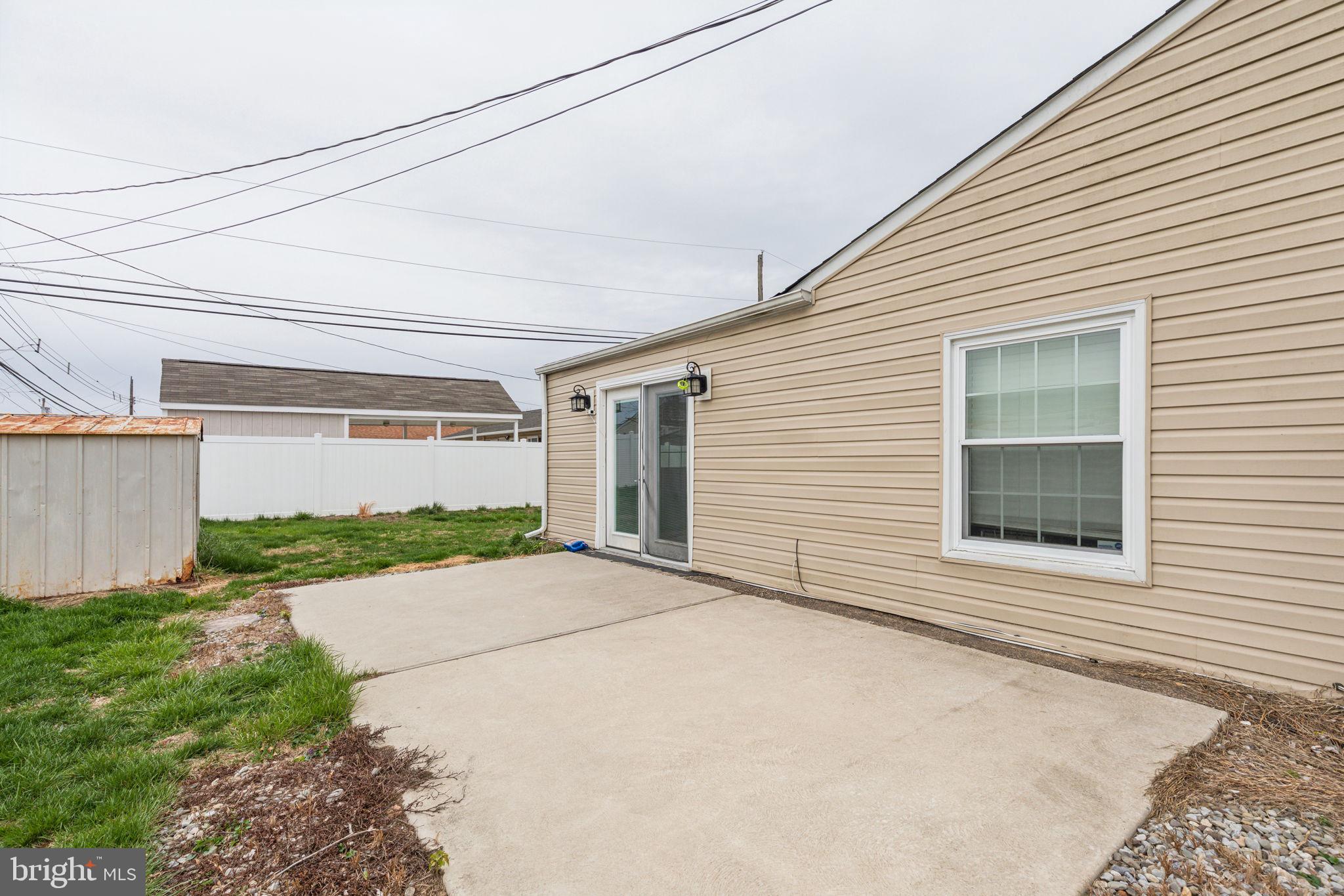 PINEWOOD - Residential Lease