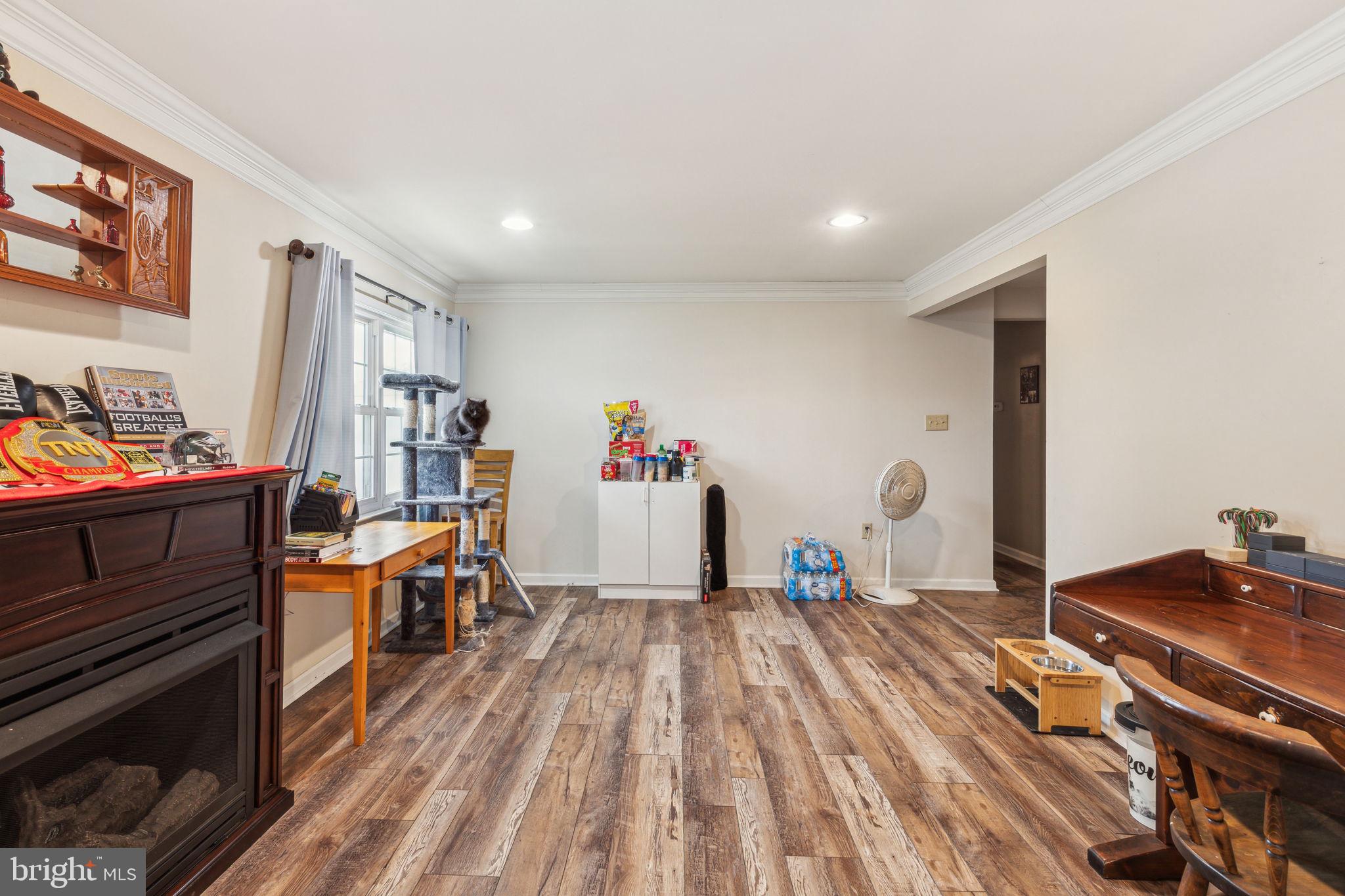 PINEWOOD - Residential Lease