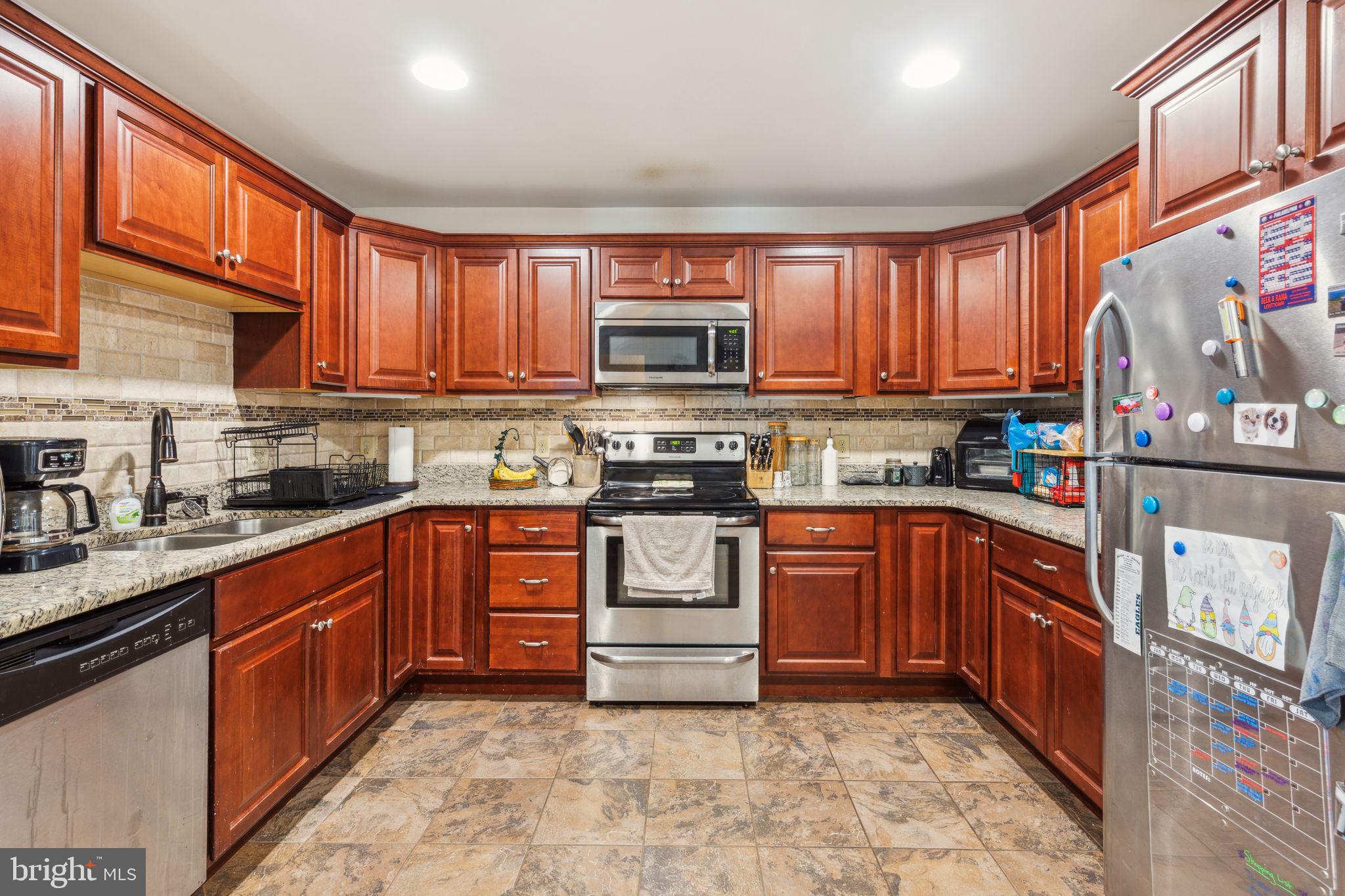 PINEWOOD - Residential Lease