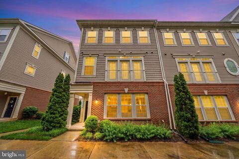 Photo of 4724 Dane Ridge Circle, WOODBRIDGE, VA 22193 (MLS # VAPW2119098)