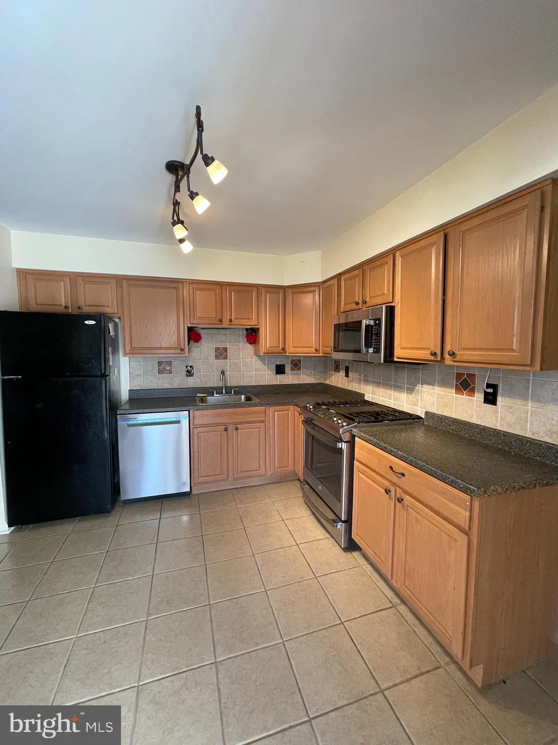 Blackwood, New Jersey 08012, United States, 4 Bedrooms Bedrooms, ,2 BathroomsBathrooms,Residential,Contingent,103677