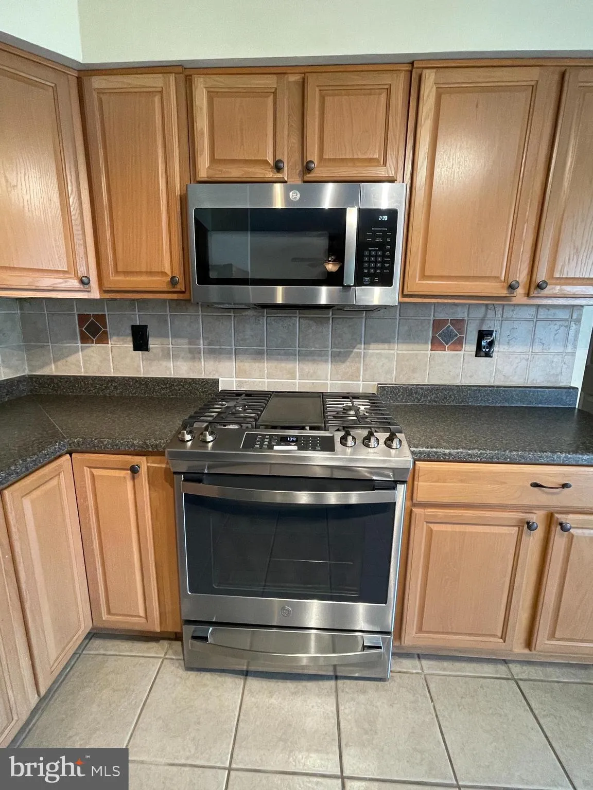 Blackwood, New Jersey 08012, United States, 4 Bedrooms Bedrooms, ,2 BathroomsBathrooms,Residential,Contingent,103677