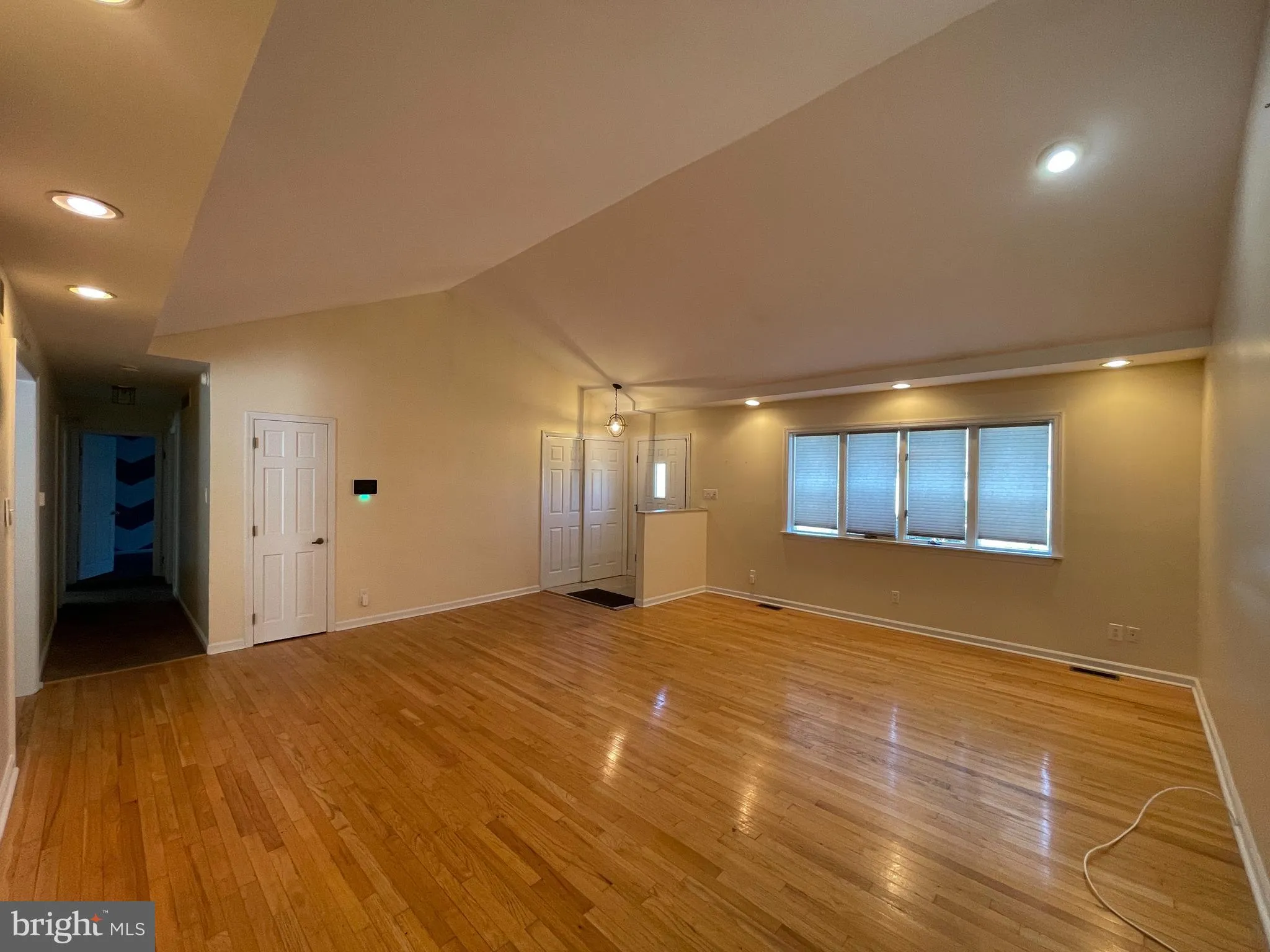 Blackwood, New Jersey 08012, United States, 4 Bedrooms Bedrooms, ,2 BathroomsBathrooms,Residential,Contingent,103677