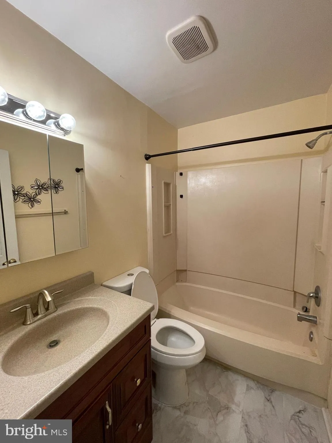 Blackwood, New Jersey 08012, United States, 4 Bedrooms Bedrooms, ,2 BathroomsBathrooms,Residential,Contingent,103677