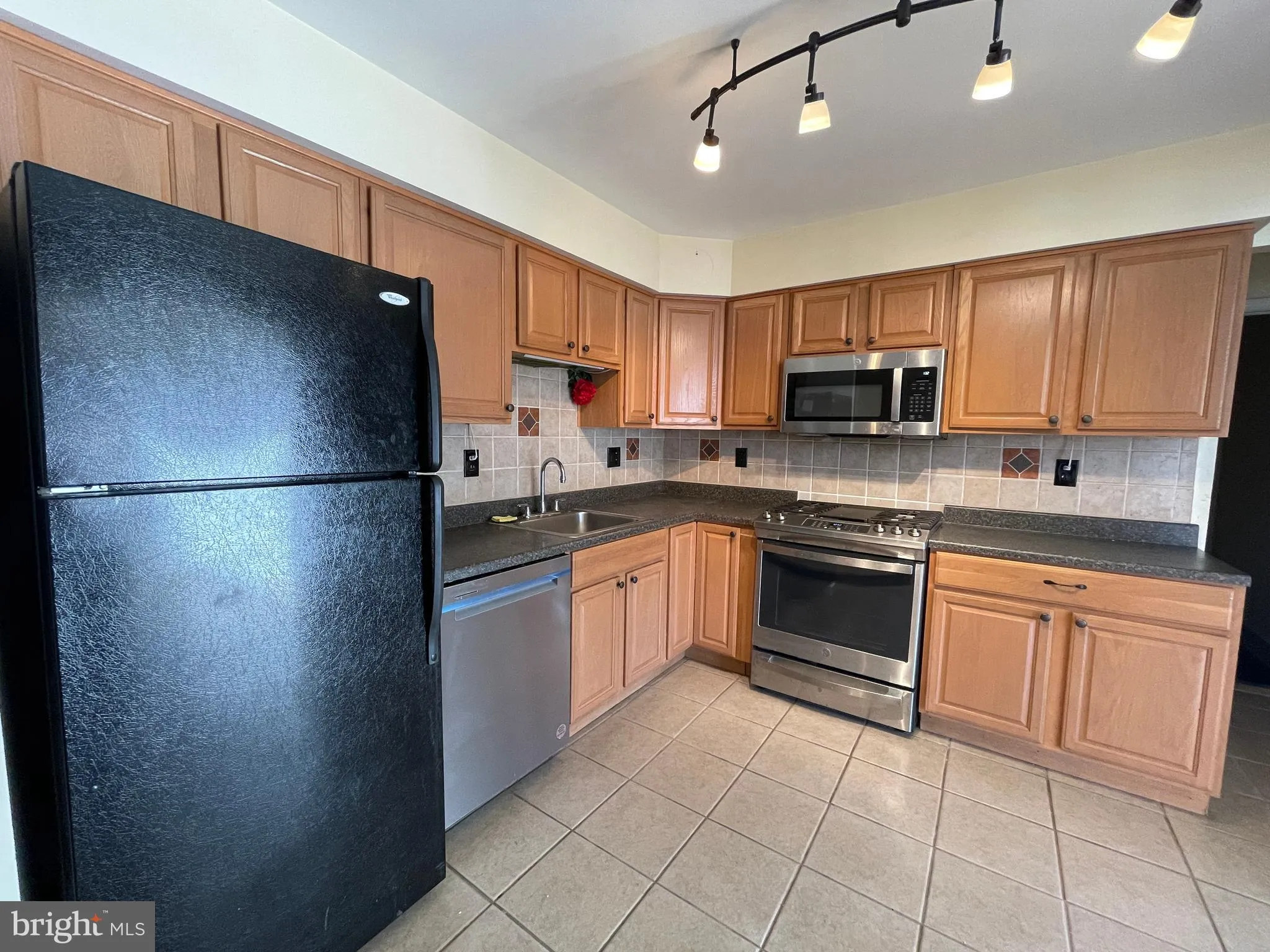 Blackwood, New Jersey 08012, United States, 4 Bedrooms Bedrooms, ,2 BathroomsBathrooms,Residential,Contingent,103677