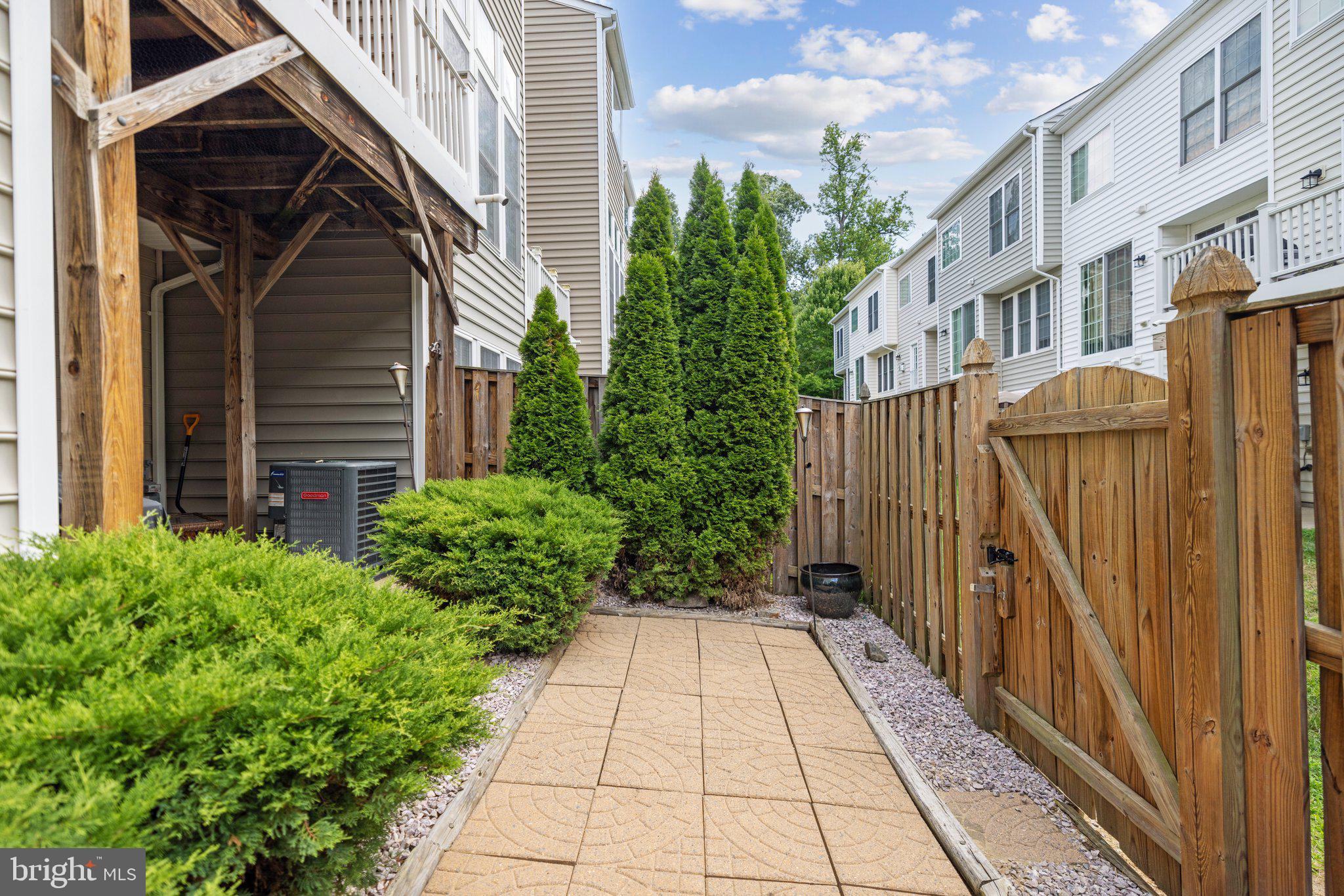 POTOMAC CLUB - Residential